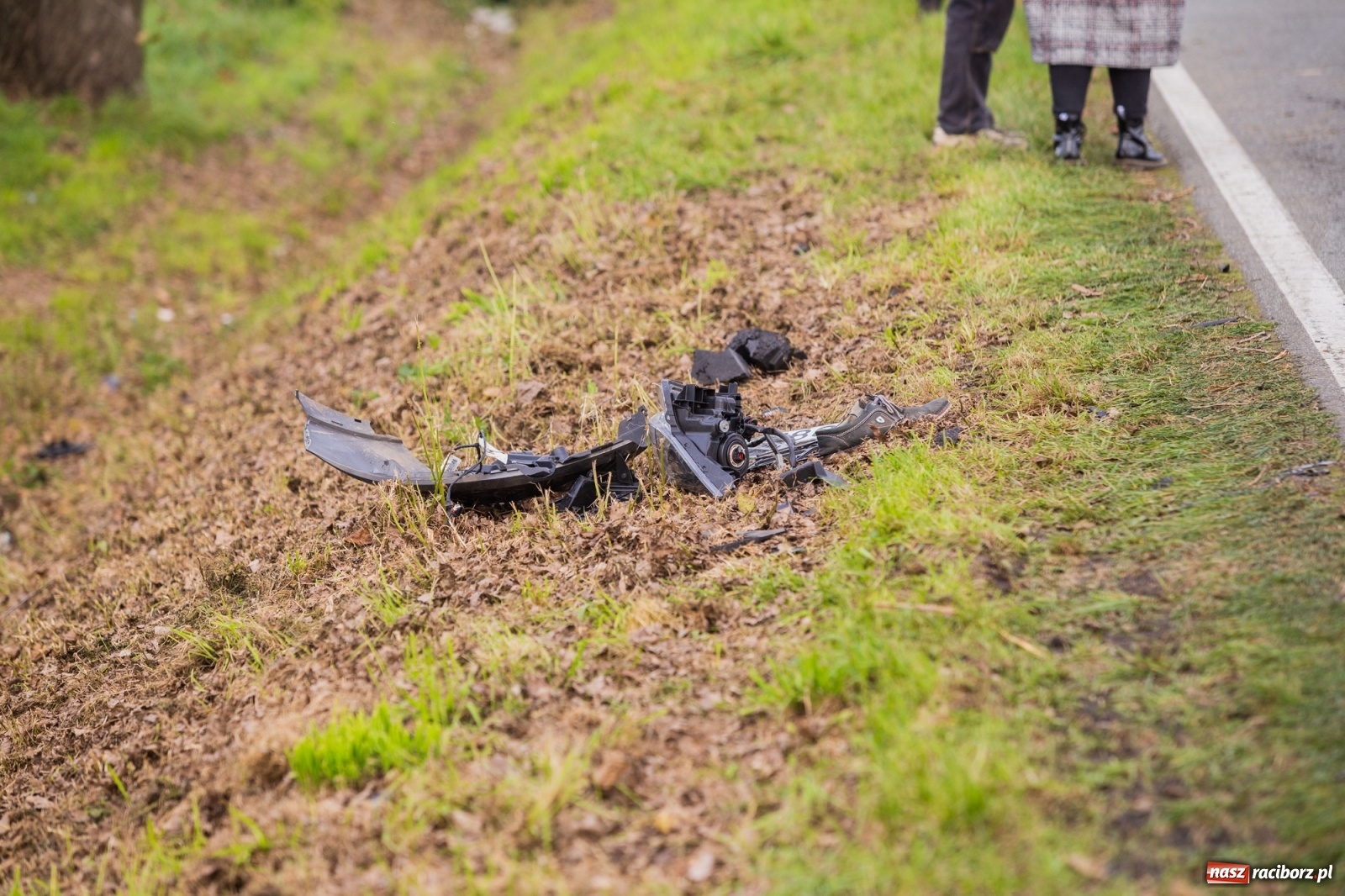 Zdjęcie w galerii na portalu naszraciborz.pl: Wypadek w Żerdzinach. Motocykl zderzył się z osobówką [FOTO] wiadomości z regionu