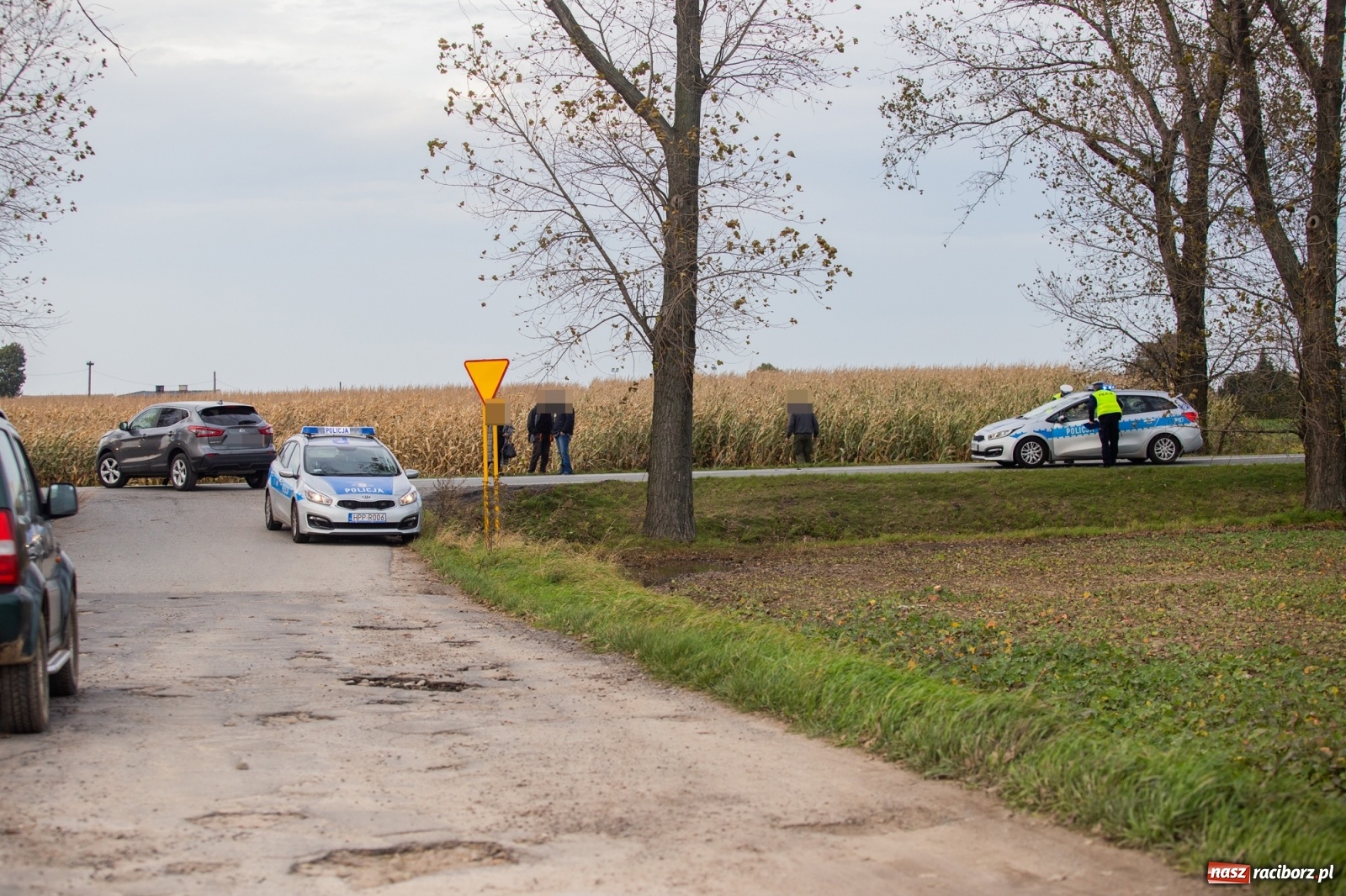 Zdjęcie w galerii na portalu naszraciborz.pl: Wypadek w Żerdzinach. Motocykl zderzył się z osobówką [FOTO] wiadomości z regionu