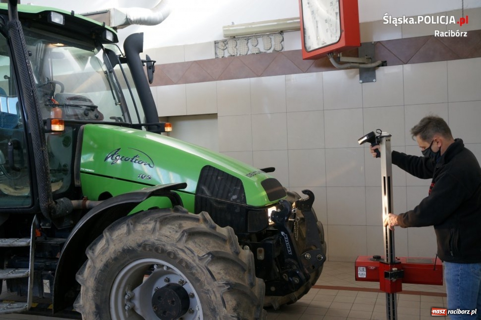 Zdjęcie w galerii na portalu naszraciborz.pl: Raciborska drogówka i diagności kontrolowali ustawienie świateł w pojazdach wiadomości z regionu