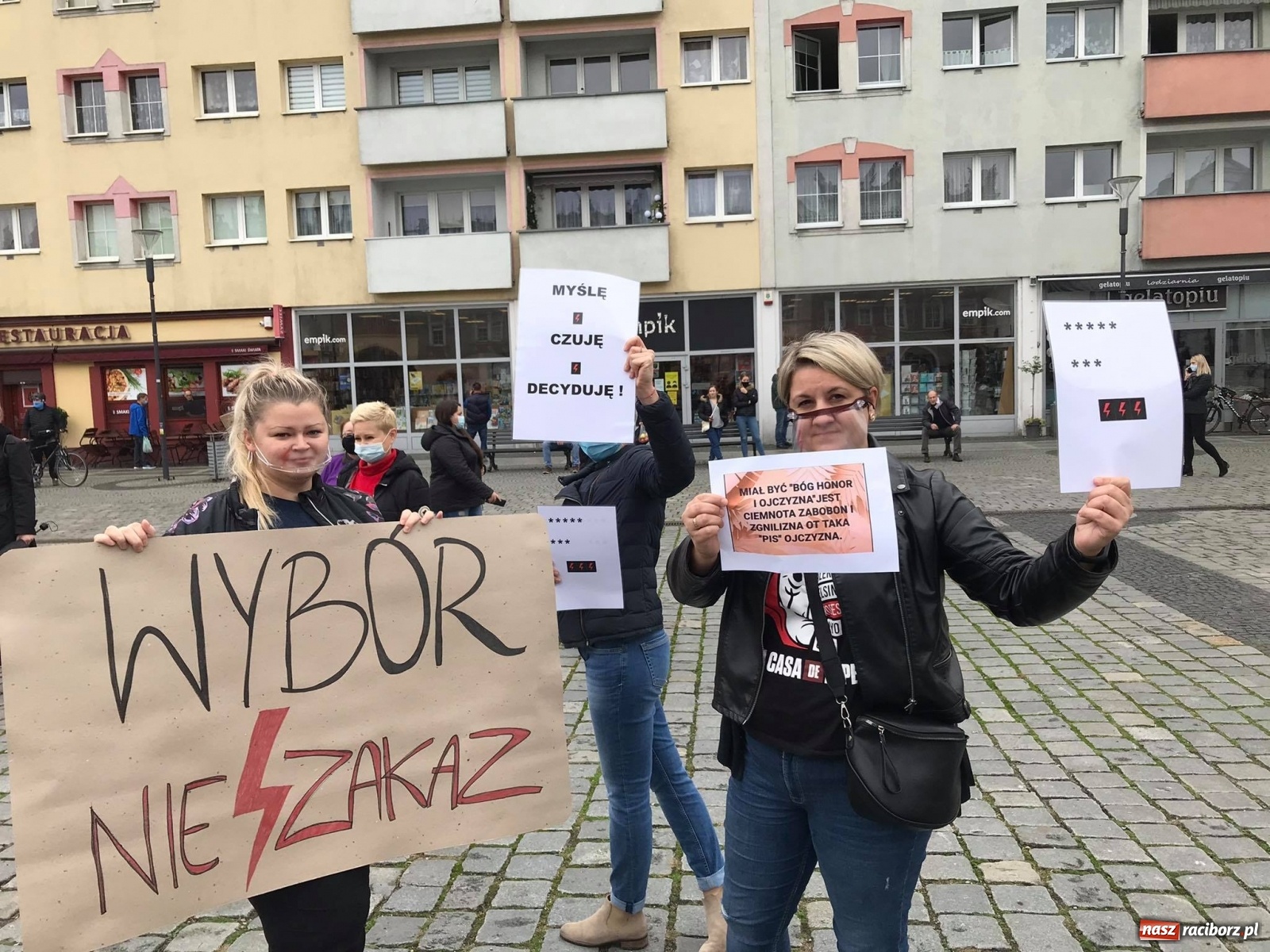 Zdjęcie w galerii na portalu naszraciborz.pl: Kraska: apeluję, by powstrzymać się od gromadzenia się, protesty mogą być bombą biologiczną. Dziś kolejny w Raciborzu  wiadomości z regionu