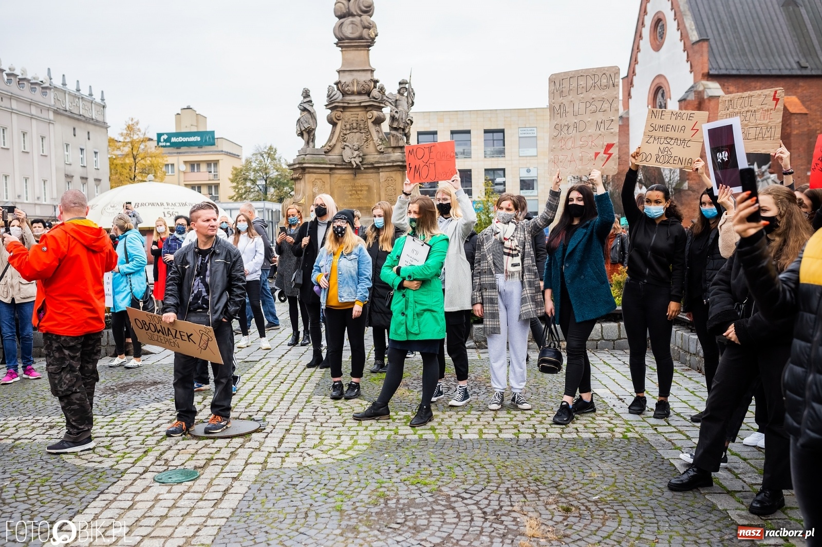 Zdjęcie w galerii na portalu naszraciborz.pl: Kraska: apeluję, by powstrzymać się od gromadzenia się, protesty mogą być bombą biologiczną. Dziś kolejny w Raciborzu  wiadomości z regionu