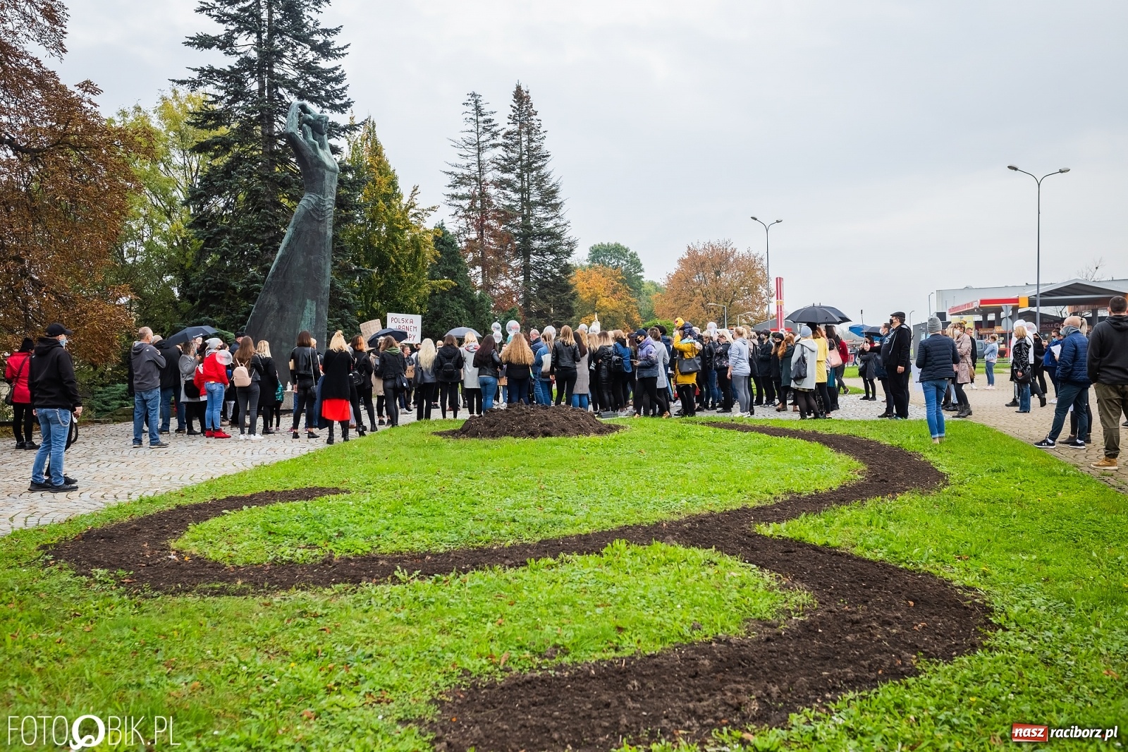 Zdjęcie w galerii na portalu naszraciborz.pl: Kraska: apeluję, by powstrzymać się od gromadzenia się, protesty mogą być bombą biologiczną. Dziś kolejny w Raciborzu  wiadomości z regionu