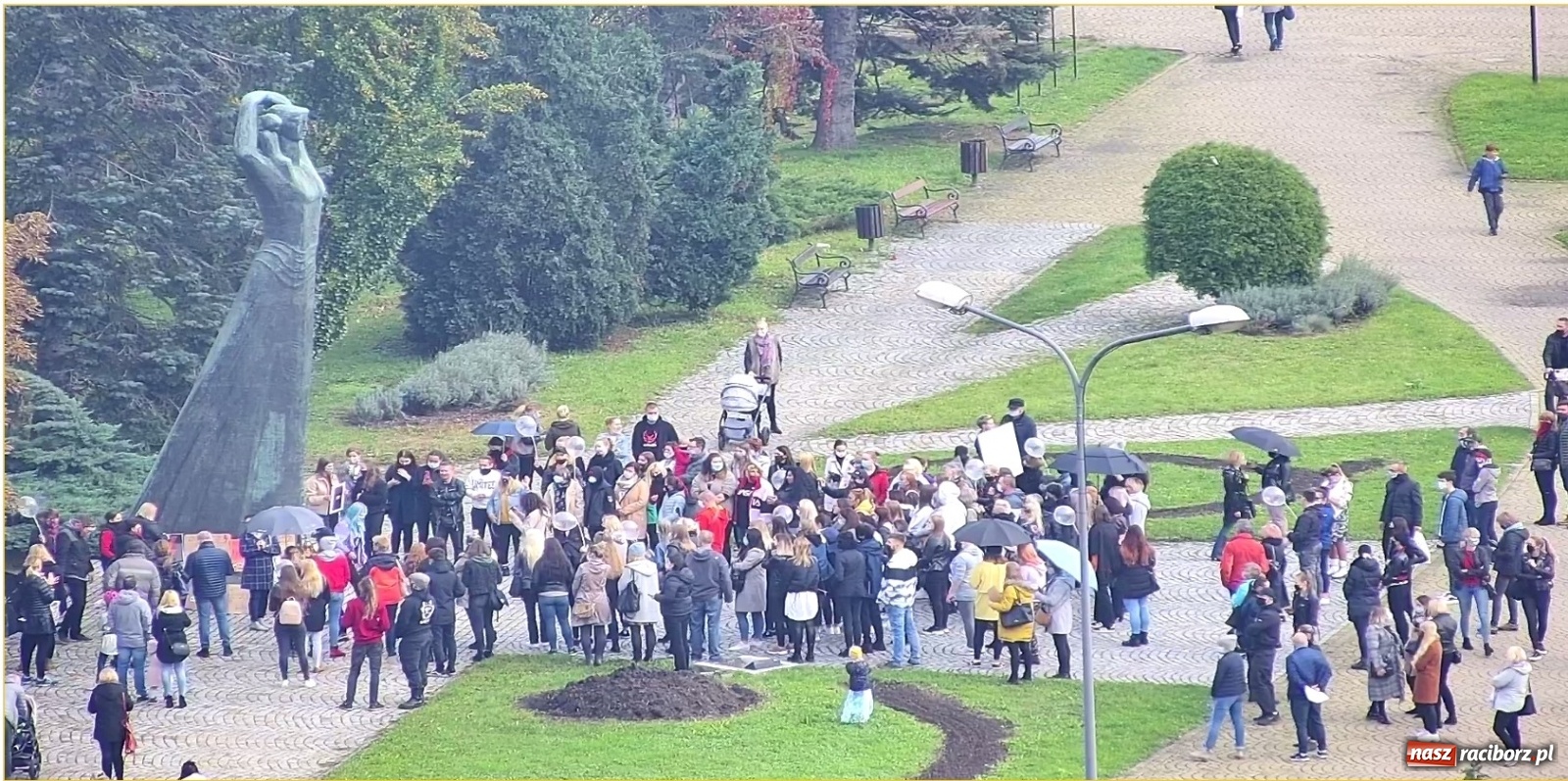 Zdjęcie w galerii na portalu naszraciborz.pl: Kraska: apeluję, by powstrzymać się od gromadzenia się, protesty mogą być bombą biologiczną. Dziś kolejny w Raciborzu  wiadomości z regionu