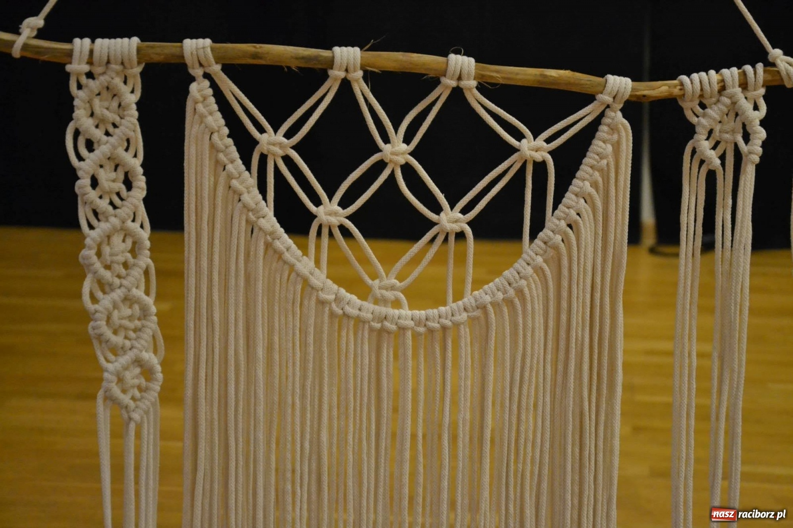 Zdjęcie w galerii na portalu naszraciborz.pl: Makrama. Krok po kroku. Warsztaty na zamku wiadomości z regionu