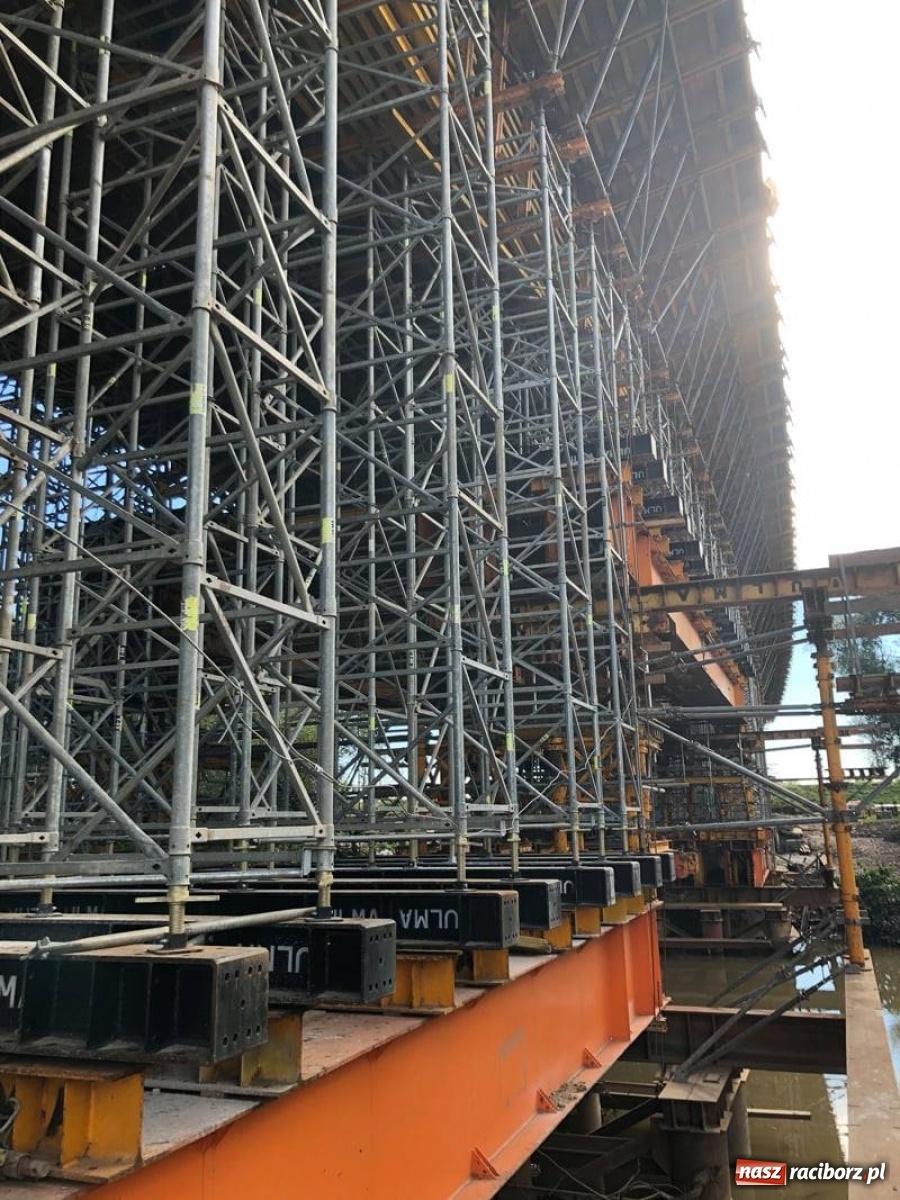 Zdjęcie w galerii na portalu naszraciborz.pl: Budowa ronda przy Piaskowej-Rybnickiej. Tak będzie zorganizowany ruch wiadomości z regionu