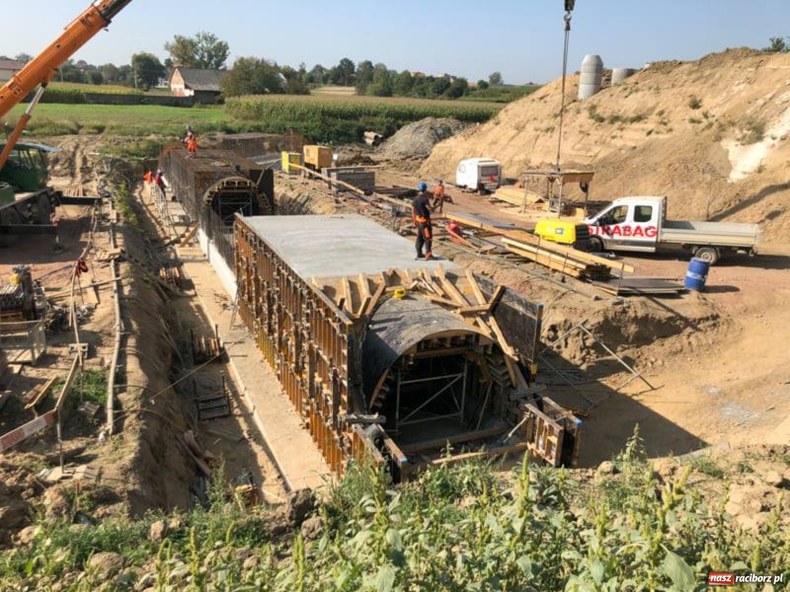 Zdjęcie w galerii na portalu naszraciborz.pl: Budowa ronda przy Piaskowej-Rybnickiej. Tak będzie zorganizowany ruch wiadomości z regionu