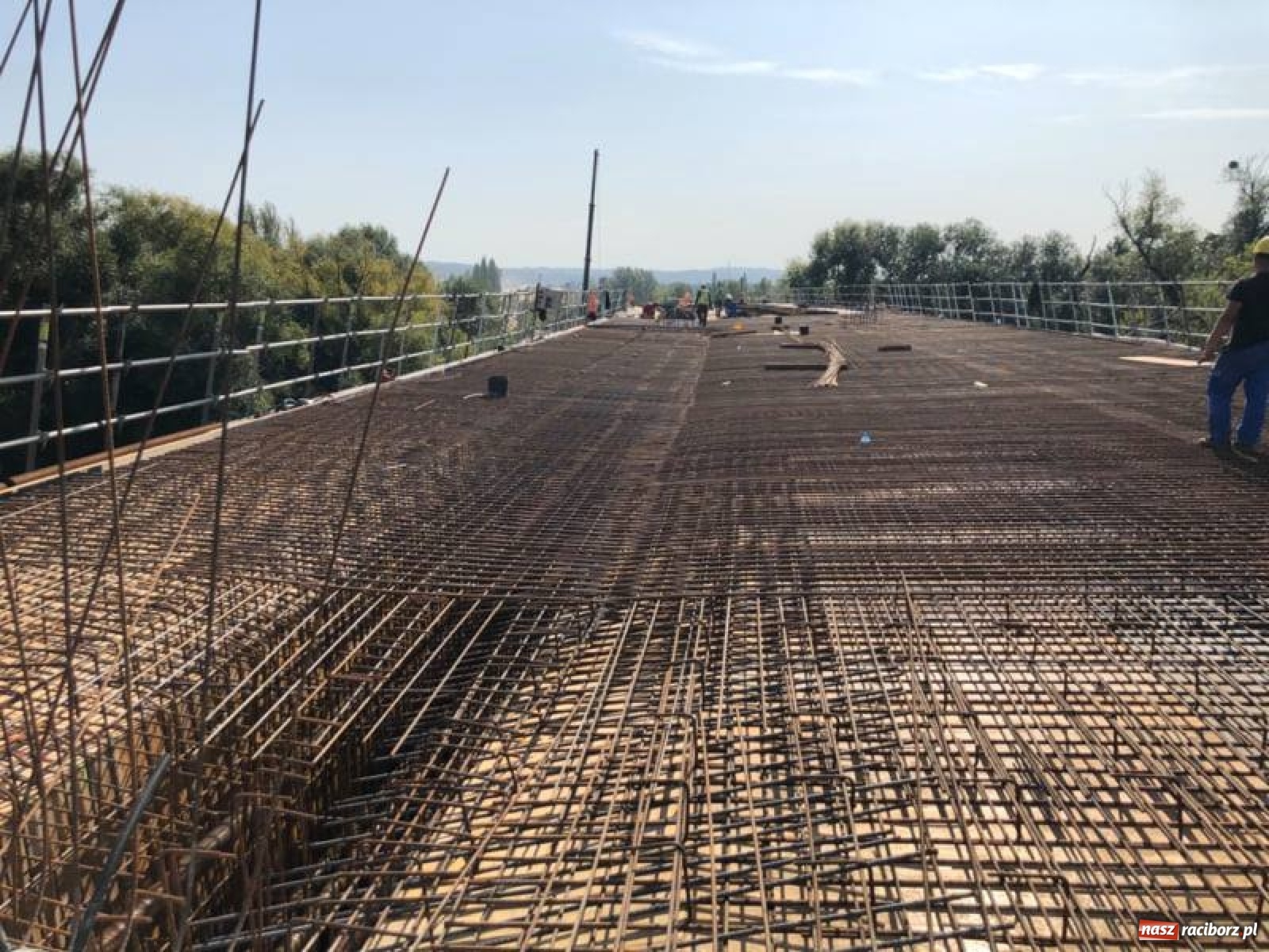 Zdjęcie w galerii na portalu naszraciborz.pl: Budowa ronda przy Piaskowej-Rybnickiej. Tak będzie zorganizowany ruch wiadomości z regionu