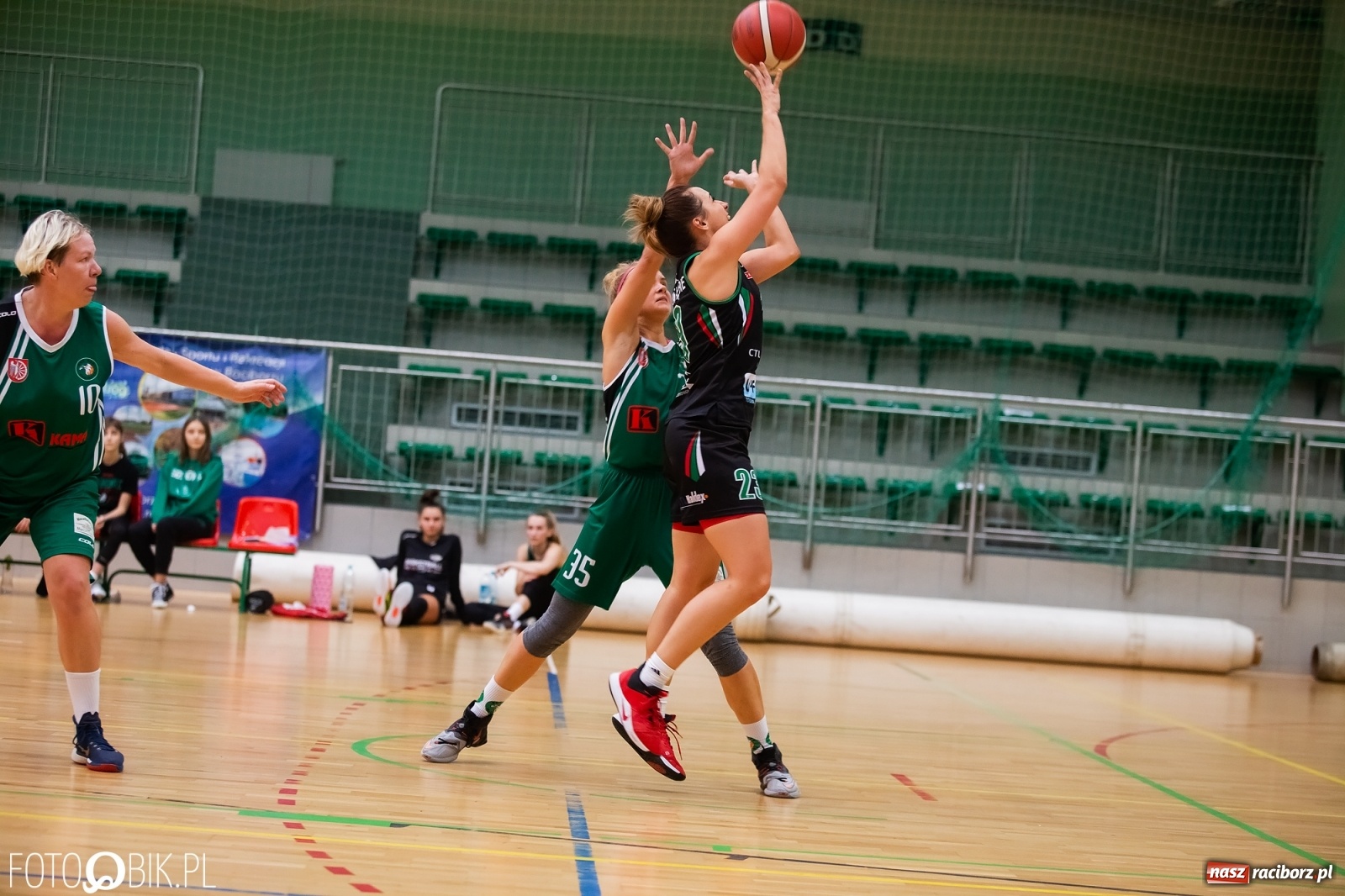 Zdjęcie w galerii na portalu naszraciborz.pl: Koszykówka. RKK bez szans w starciu z Zabłębiem Sosnowiec [FOTO i WIDEO] wiadomości z regionu
