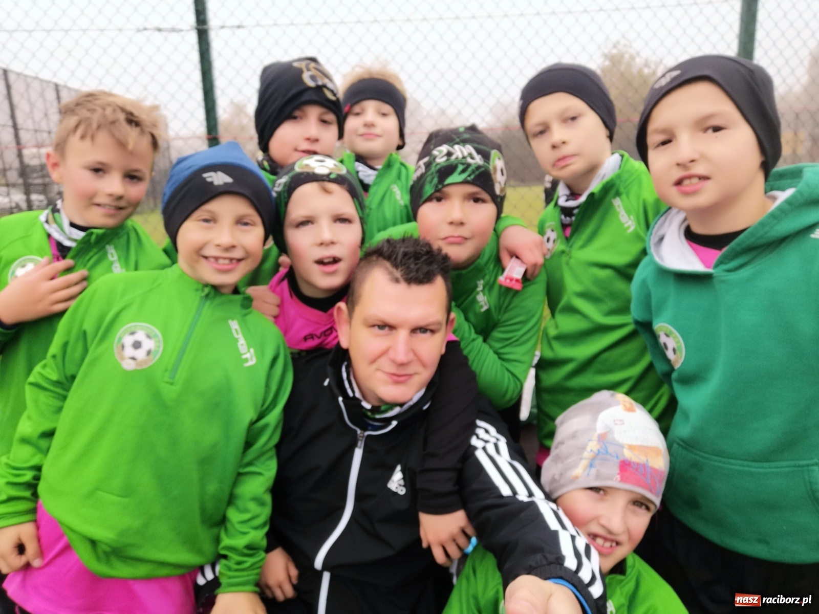 Zdjęcie w galerii na portalu naszraciborz.pl: Młodzi piłkarze LKS Tworków zwycięzcami turnieju w Zabrzu [FOTO] wiadomości z regionu