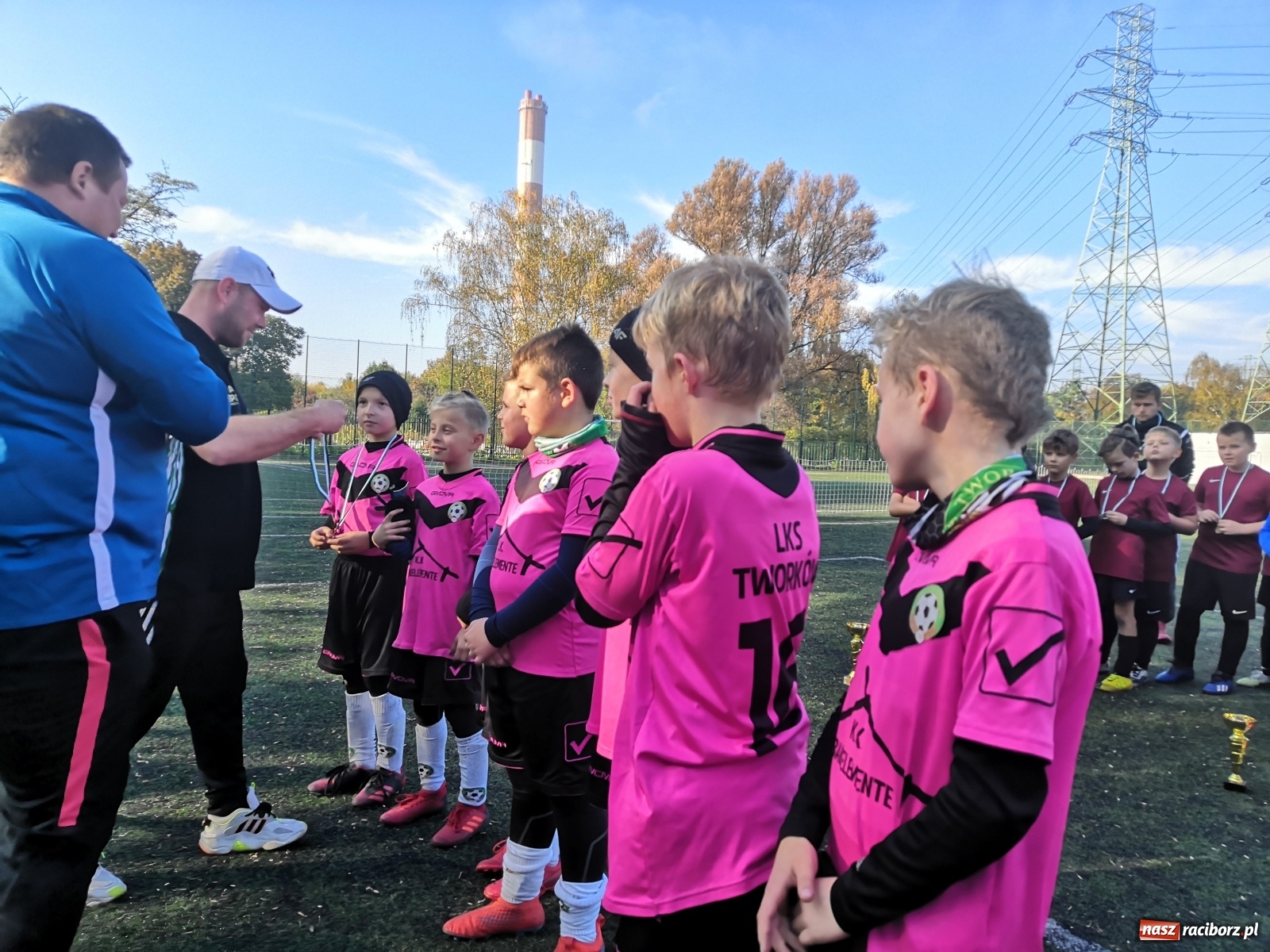 Zdjęcie w galerii na portalu naszraciborz.pl: Młodzi piłkarze LKS Tworków zwycięzcami turnieju w Zabrzu [FOTO] wiadomości z regionu