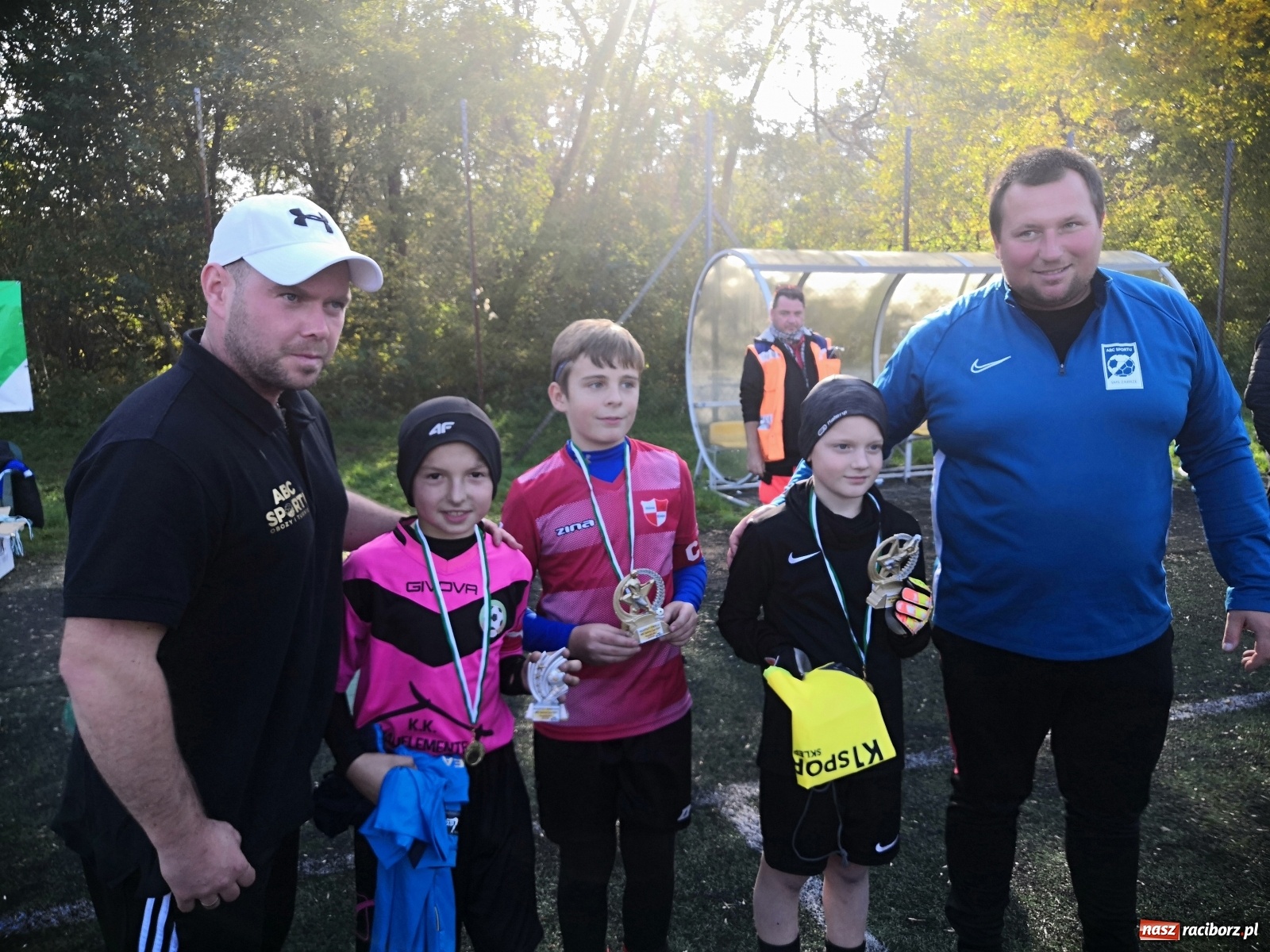 Zdjęcie w galerii na portalu naszraciborz.pl: Młodzi piłkarze LKS Tworków zwycięzcami turnieju w Zabrzu [FOTO] wiadomości z regionu