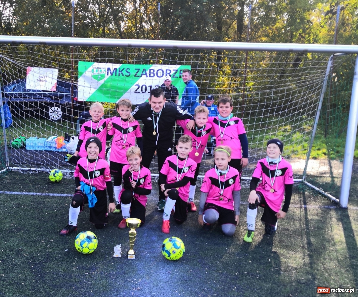 Zdjęcie w galerii na portalu naszraciborz.pl: Młodzi piłkarze LKS Tworków zwycięzcami turnieju w Zabrzu [FOTO] wiadomości z regionu