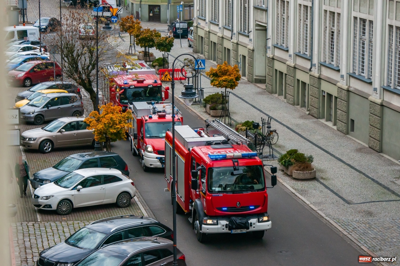 Zdjęcie w galerii na portalu naszraciborz.pl: Akcja strażaków na ul. Batorego  wiadomości z regionu