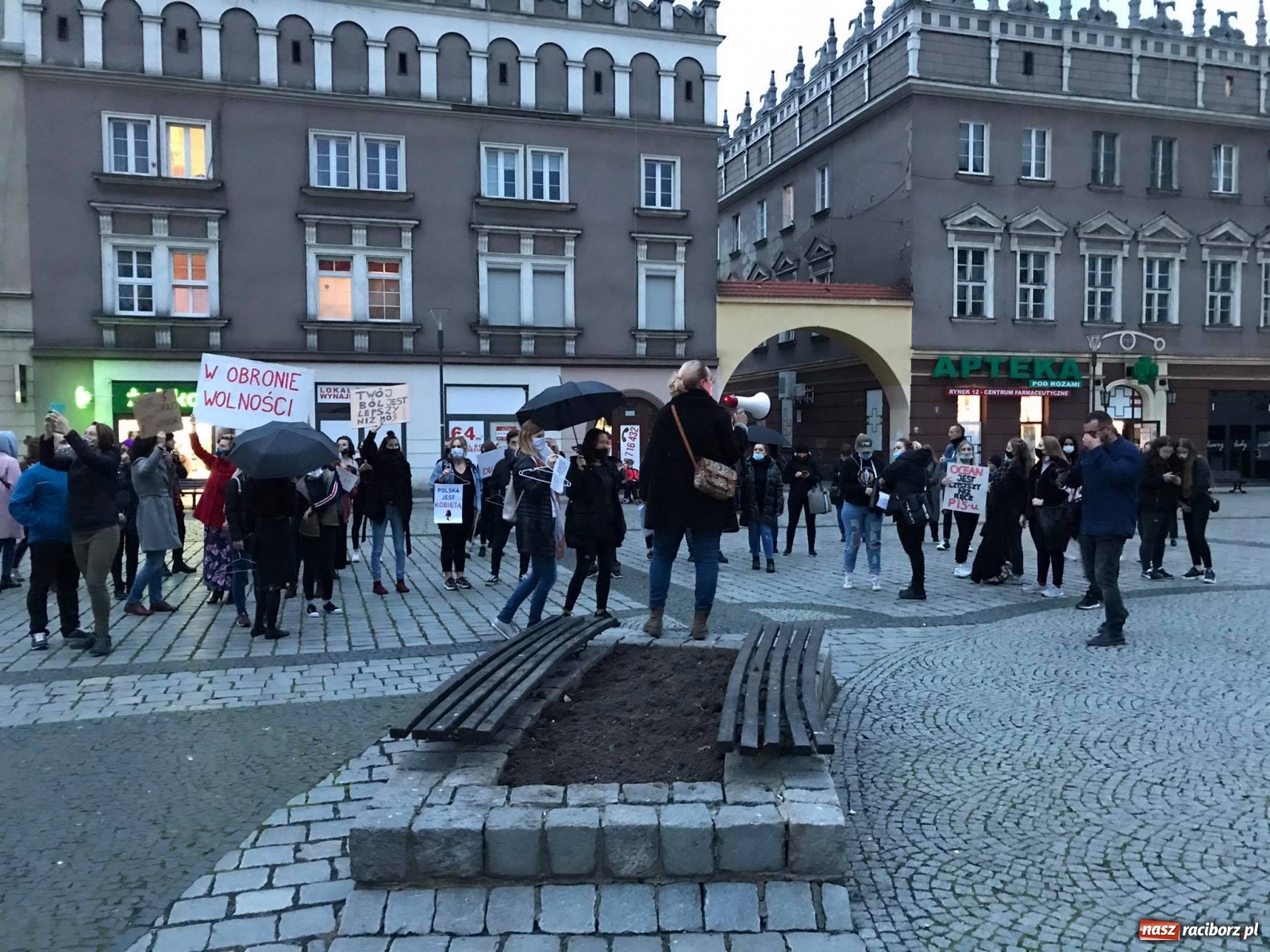 Zdjęcie w galerii na portalu naszraciborz.pl: Zakaz aborcji. Racibórz znów protestuje [WIDEO] wiadomości z regionu