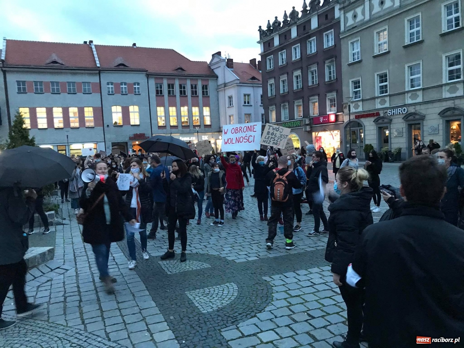 Zdjęcie w galerii na portalu naszraciborz.pl: Zakaz aborcji. Racibórz znów protestuje [WIDEO] wiadomości z regionu