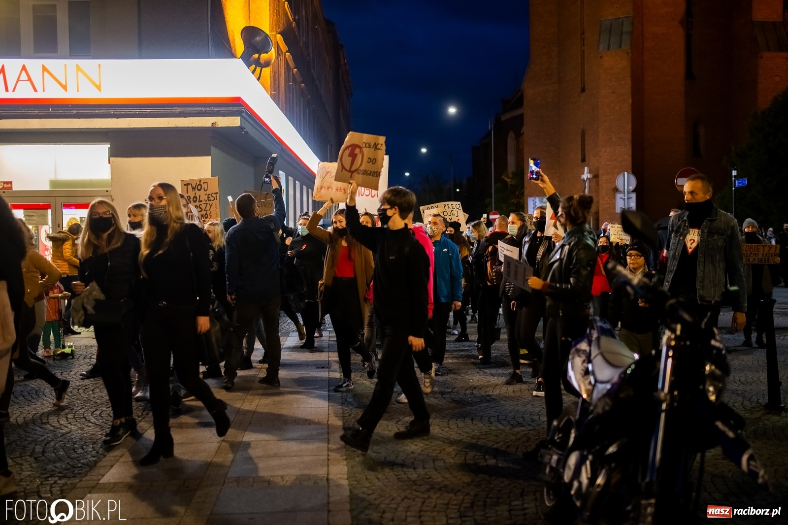 Zdjęcie w galerii na portalu naszraciborz.pl: Zakaz aborcji. Racibórz znów protestuje [WIDEO] wiadomości z regionu
