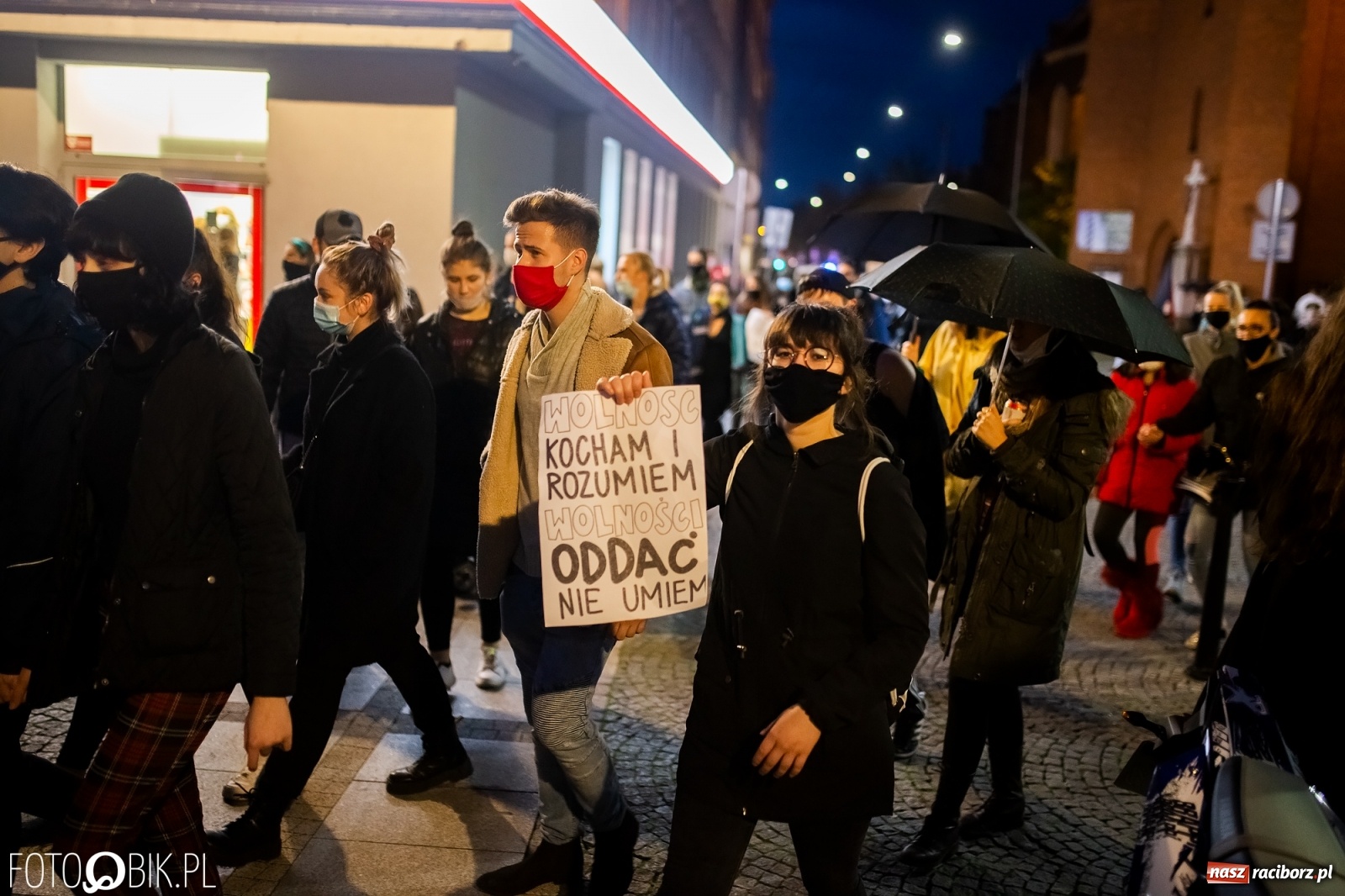 Zdjęcie w galerii na portalu naszraciborz.pl: Zakaz aborcji. Racibórz znów protestuje [WIDEO] wiadomości z regionu