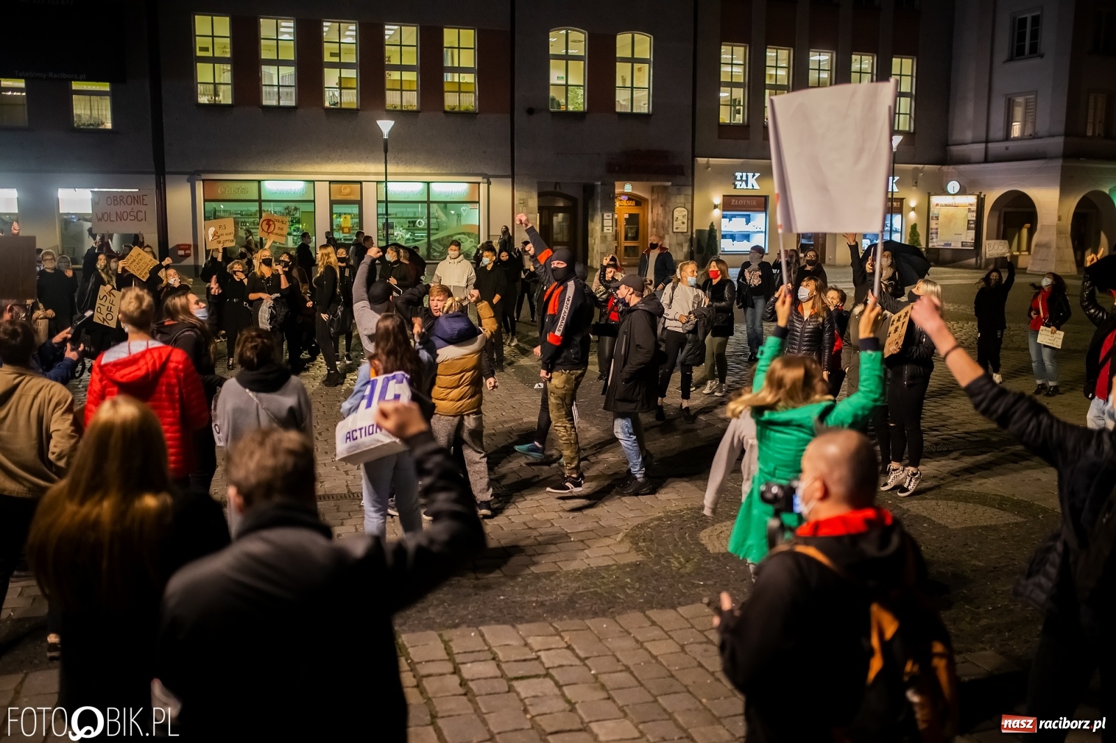 Zdjęcie w galerii na portalu naszraciborz.pl: Zakaz aborcji. Racibórz znów protestuje [WIDEO] wiadomości z regionu