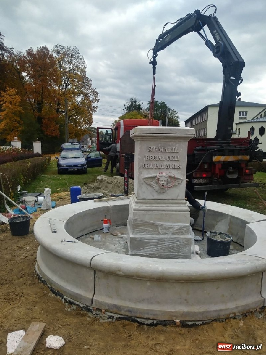 Zdjęcie w galerii na portalu naszraciborz.pl: Figura Matki Boskiej wróciła do Rud wiadomości z regionu