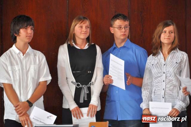 Zdjęcie w galerii na portalu naszraciborz.pl: Potrójne święto w I LO wiadomości z regionu