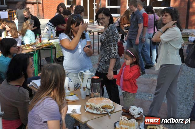 Zdjęcie w galerii na portalu naszraciborz.pl: Potrójne święto w I LO wiadomości z regionu
