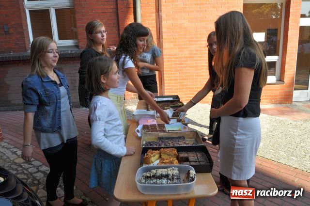 Zdjęcie w galerii na portalu naszraciborz.pl: Potrójne święto w I LO wiadomości z regionu