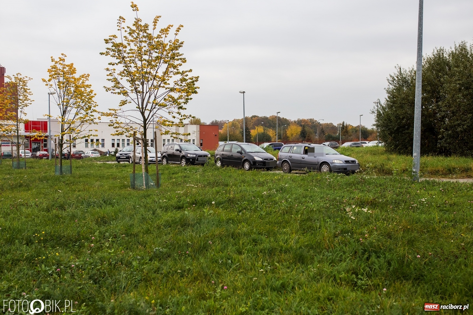 Zdjęcie w galerii na portalu naszraciborz.pl: COViD-19. 16 300 nowych potwierdzonych zakażeń. Zmarło dwóch mieszkańców naszego powiatu wiadomości z regionu