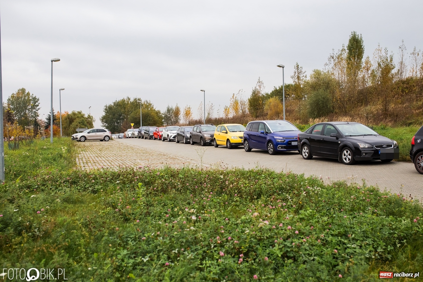 Zdjęcie w galerii na portalu naszraciborz.pl: COViD-19. 16 300 nowych potwierdzonych zakażeń. Zmarło dwóch mieszkańców naszego powiatu wiadomości z regionu