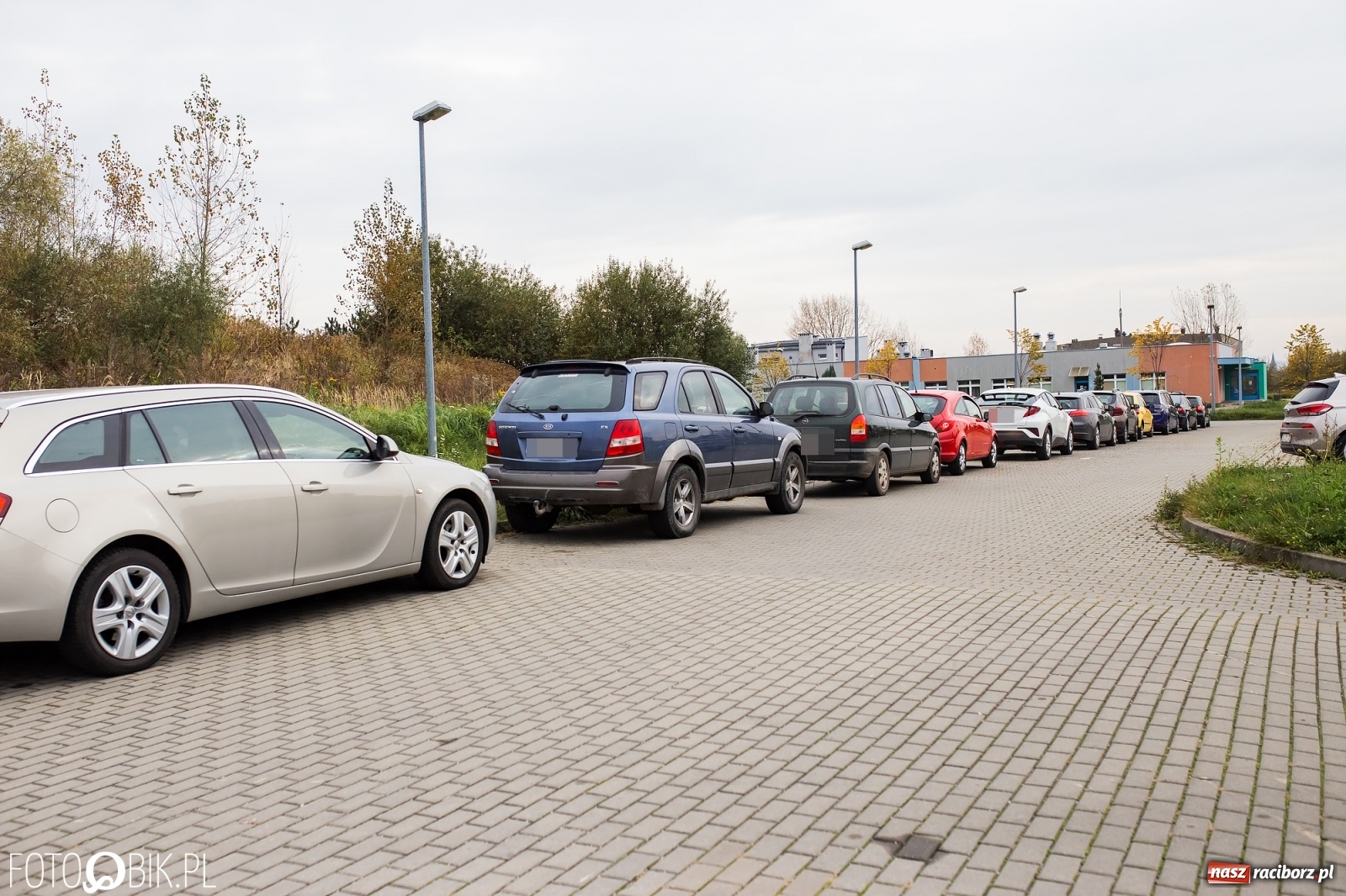 Zdjęcie w galerii na portalu naszraciborz.pl: COViD-19. 16 300 nowych potwierdzonych zakażeń. Zmarło dwóch mieszkańców naszego powiatu wiadomości z regionu