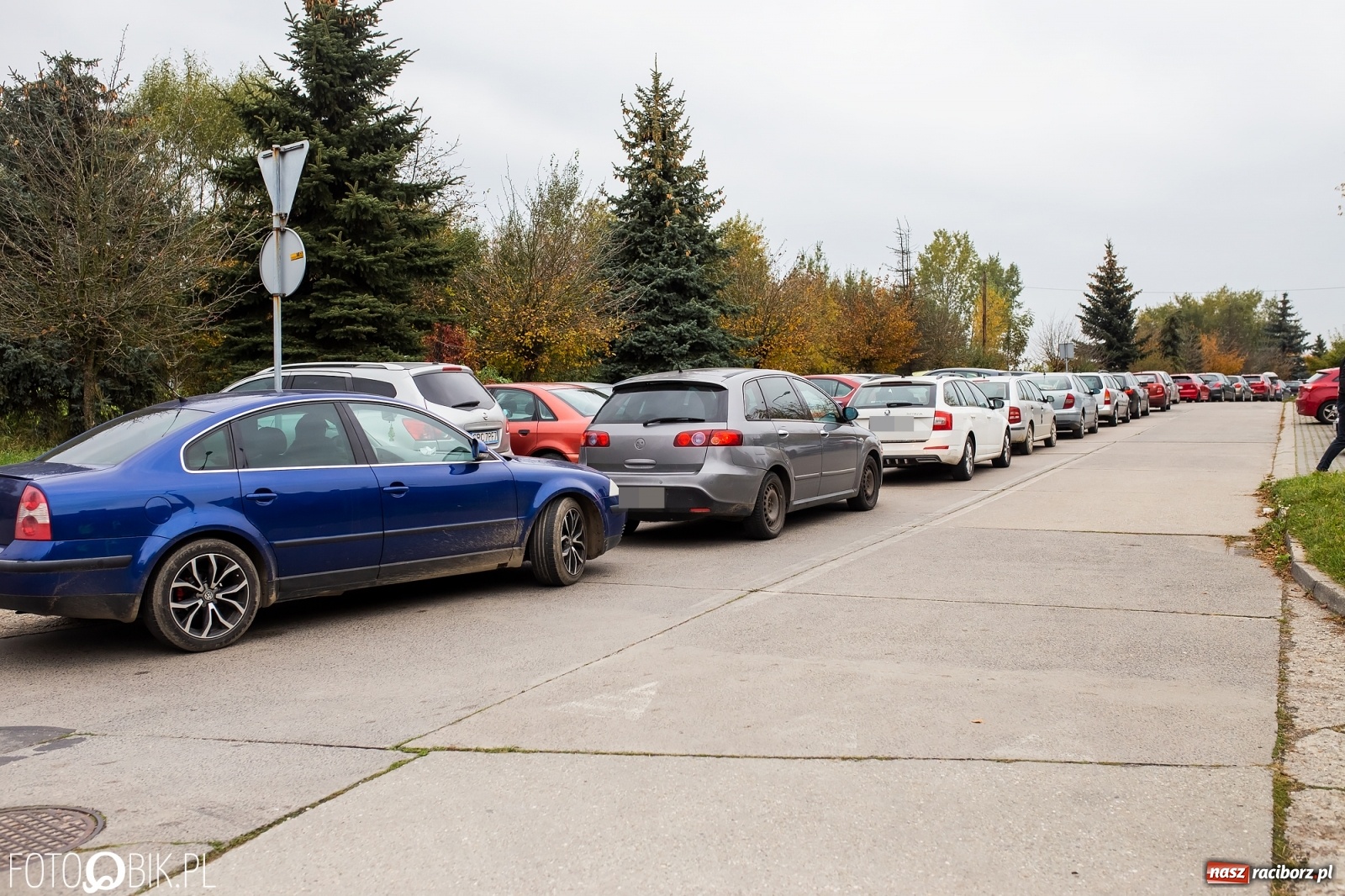 Zdjęcie w galerii na portalu naszraciborz.pl: COViD-19. 16 300 nowych potwierdzonych zakażeń. Zmarło dwóch mieszkańców naszego powiatu wiadomości z regionu