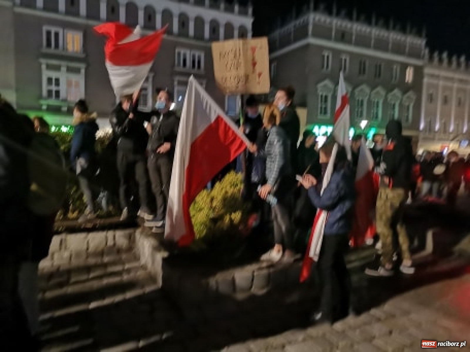 Zdjęcie w galerii na portalu naszraciborz.pl: Racibórz w onet.pl. Protest w małym mieście. Też chcemy pokazać, że się nie zgadzamy  wiadomości z regionu