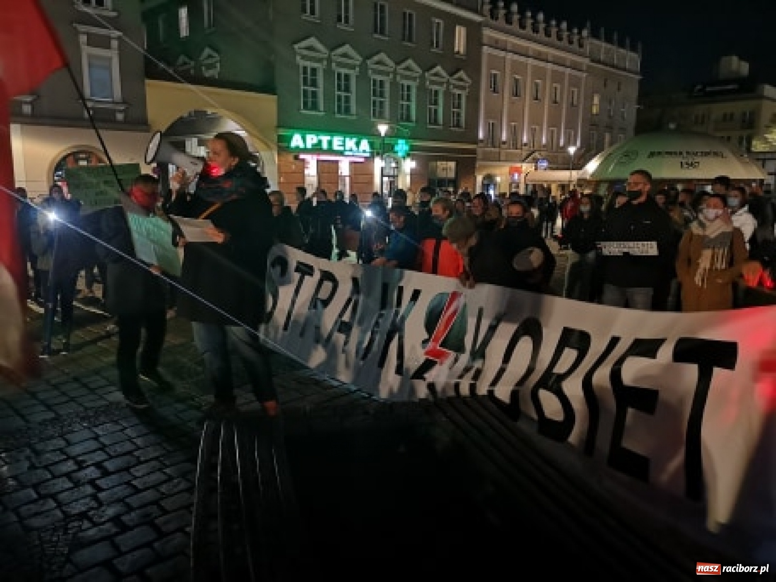 Zdjęcie w galerii na portalu naszraciborz.pl: Racibórz w onet.pl. Protest w małym mieście. Też chcemy pokazać, że się nie zgadzamy  wiadomości z regionu