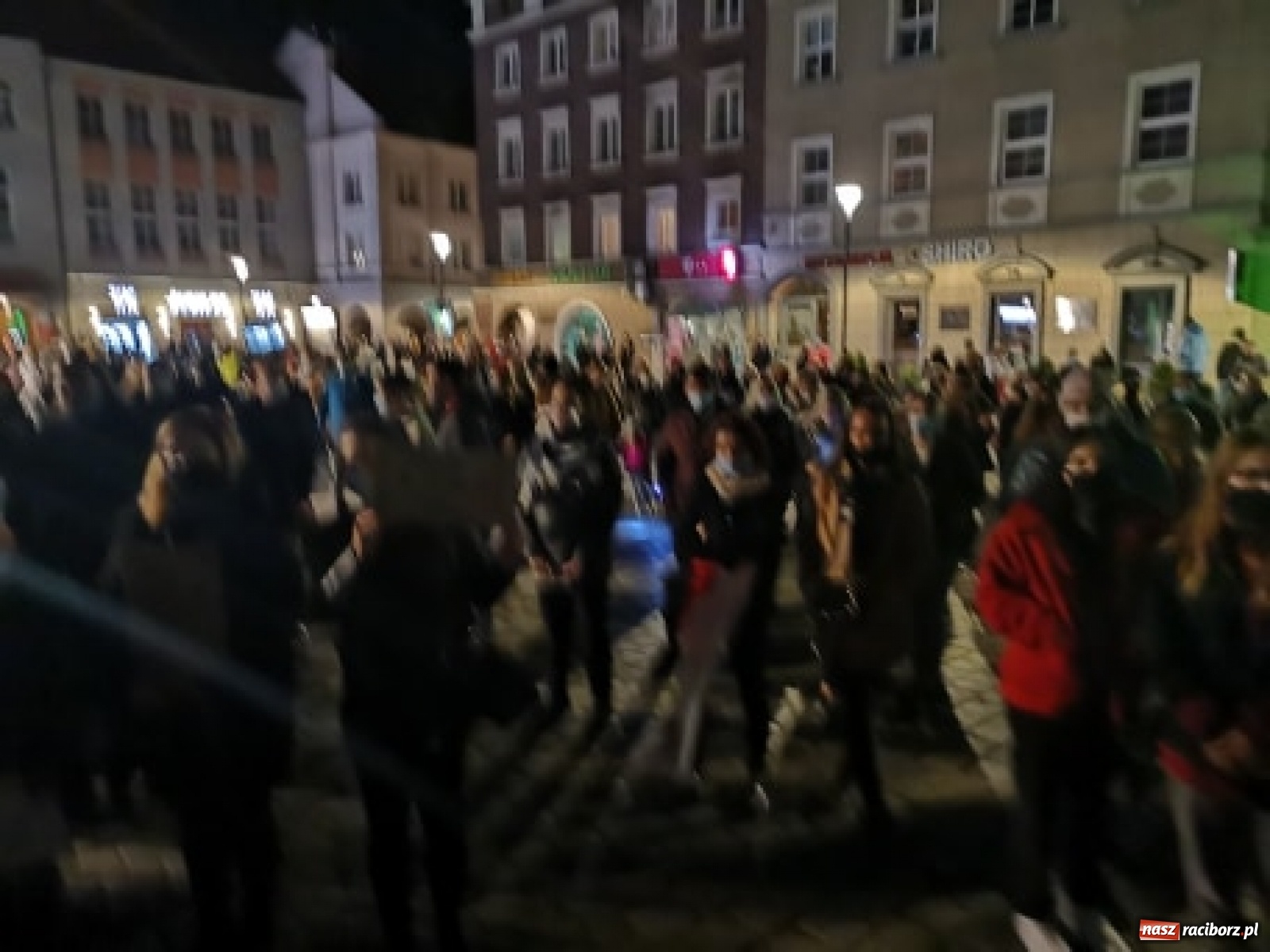 Zdjęcie w galerii na portalu naszraciborz.pl: Racibórz w onet.pl. Protest w małym mieście. Też chcemy pokazać, że się nie zgadzamy  wiadomości z regionu