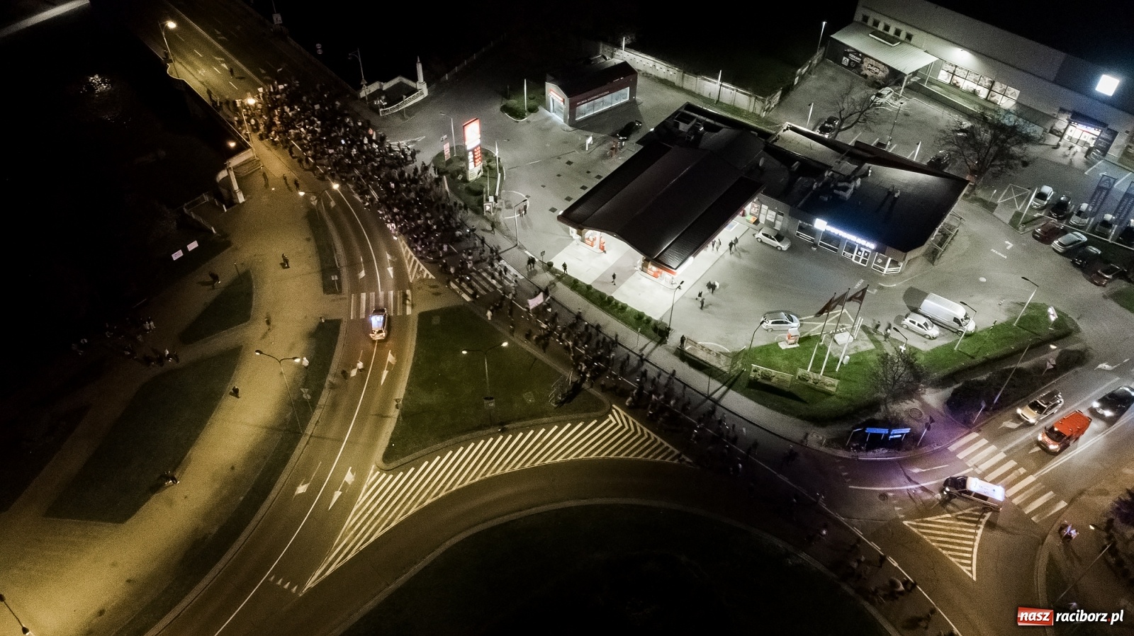 Zdjęcie w galerii na portalu naszraciborz.pl: Racibórz w onet.pl. Protest w małym mieście. Też chcemy pokazać, że się nie zgadzamy  wiadomości z regionu