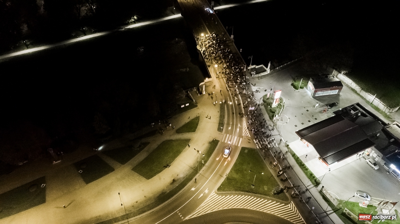 Zdjęcie w galerii na portalu naszraciborz.pl: Racibórz w onet.pl. Protest w małym mieście. Też chcemy pokazać, że się nie zgadzamy  wiadomości z regionu