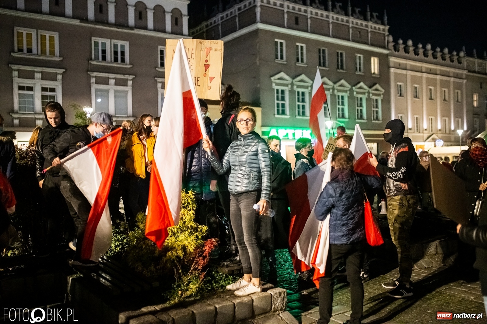 Zdjęcie w galerii na portalu naszraciborz.pl: Racibórz w onet.pl. Protest w małym mieście. Też chcemy pokazać, że się nie zgadzamy  wiadomości z regionu