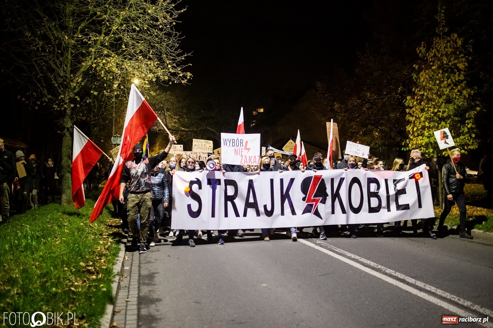 Zdjęcie w galerii na portalu naszraciborz.pl: Racibórz w onet.pl. Protest w małym mieście. Też chcemy pokazać, że się nie zgadzamy  wiadomości z regionu