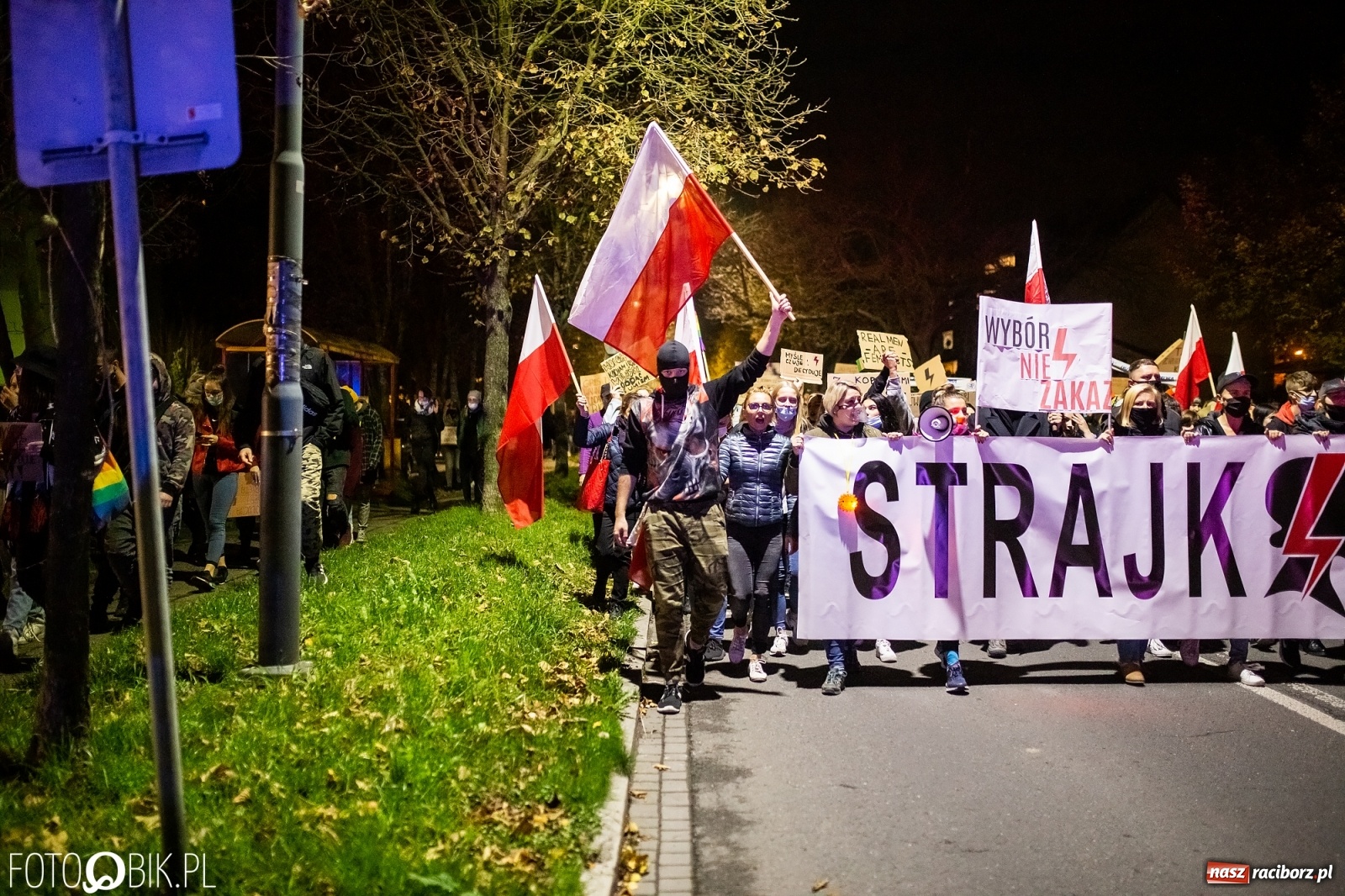 Zdjęcie w galerii na portalu naszraciborz.pl: Racibórz w onet.pl. Protest w małym mieście. Też chcemy pokazać, że się nie zgadzamy  wiadomości z regionu
