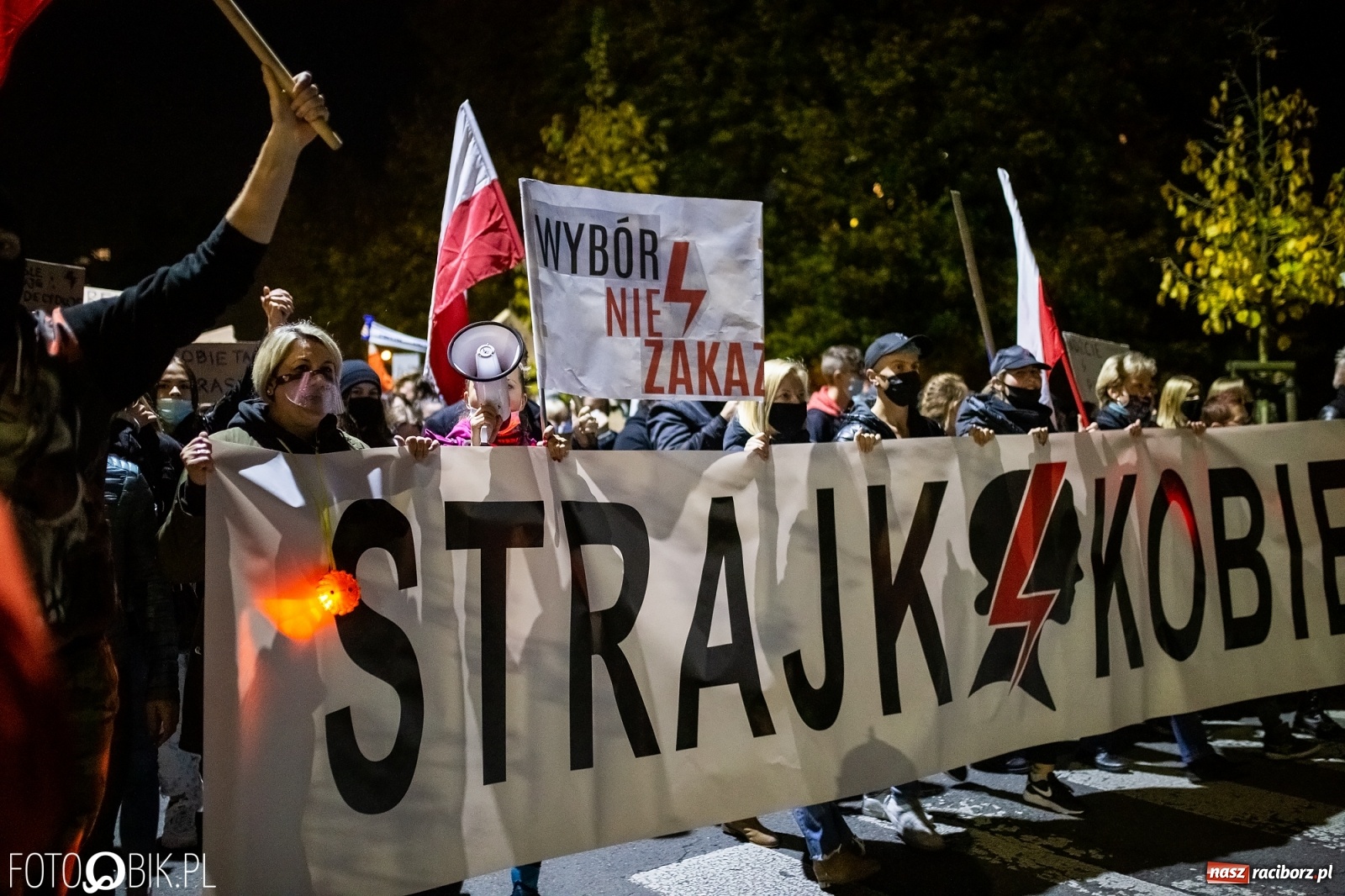 Zdjęcie w galerii na portalu naszraciborz.pl: Racibórz w onet.pl. Protest w małym mieście. Też chcemy pokazać, że się nie zgadzamy  wiadomości z regionu