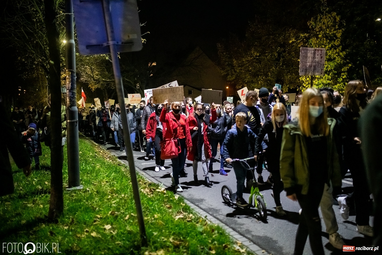 Zdjęcie w galerii na portalu naszraciborz.pl: Racibórz w onet.pl. Protest w małym mieście. Też chcemy pokazać, że się nie zgadzamy  wiadomości z regionu