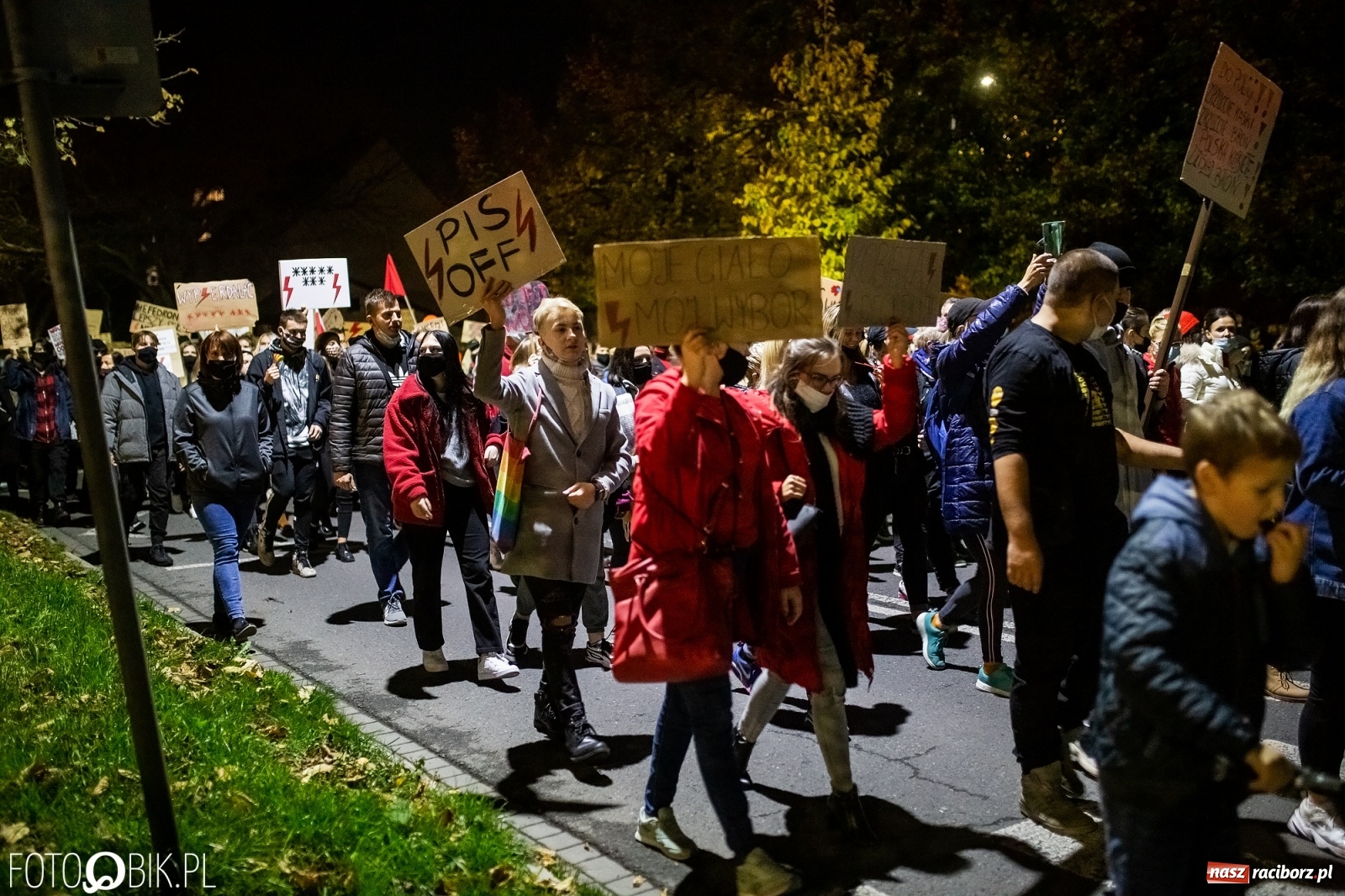 Zdjęcie w galerii na portalu naszraciborz.pl: Racibórz w onet.pl. Protest w małym mieście. Też chcemy pokazać, że się nie zgadzamy  wiadomości z regionu