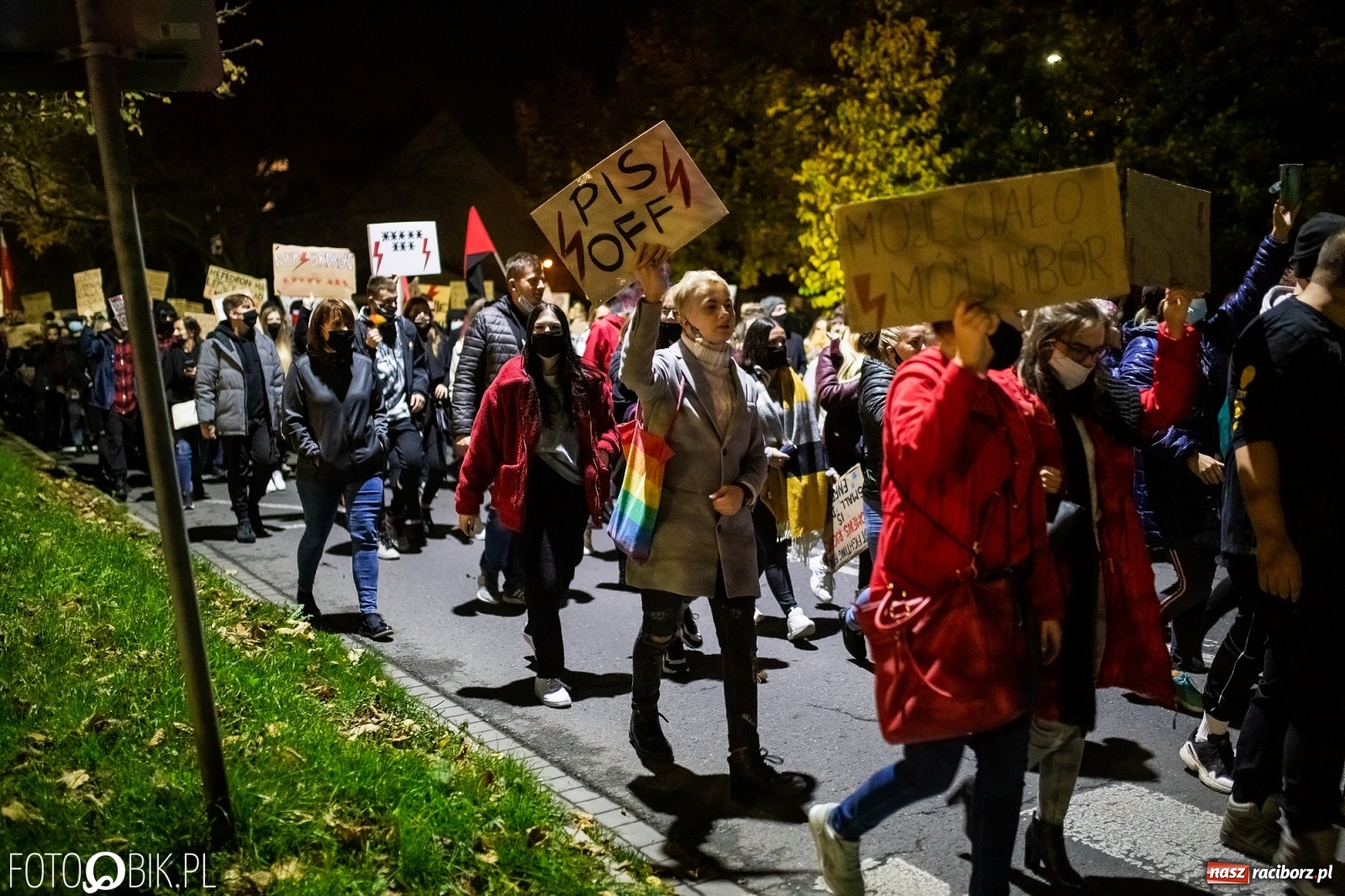 Zdjęcie w galerii na portalu naszraciborz.pl: Racibórz w onet.pl. Protest w małym mieście. Też chcemy pokazać, że się nie zgadzamy  wiadomości z regionu
