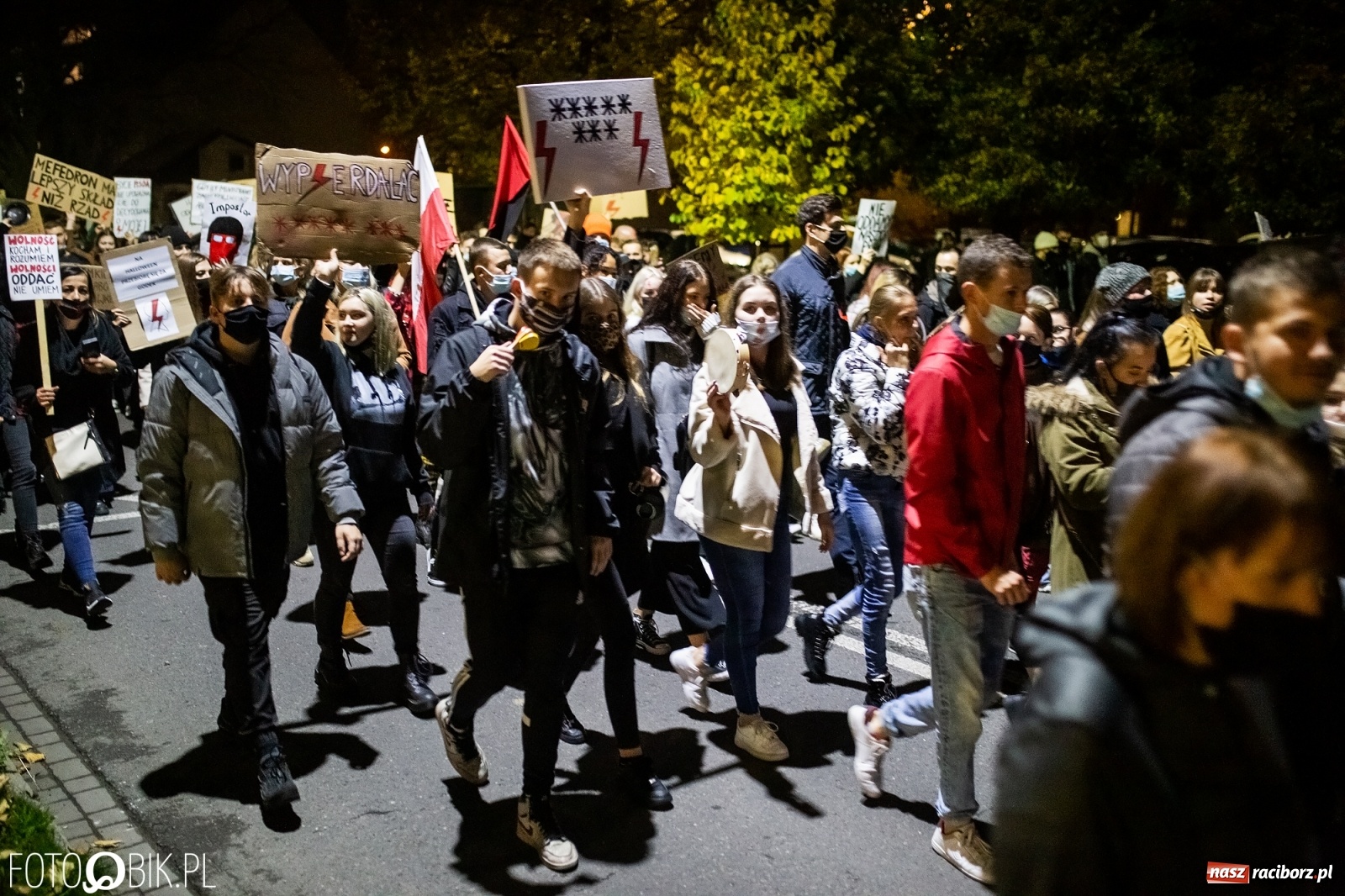 Zdjęcie w galerii na portalu naszraciborz.pl: Racibórz w onet.pl. Protest w małym mieście. Też chcemy pokazać, że się nie zgadzamy  wiadomości z regionu