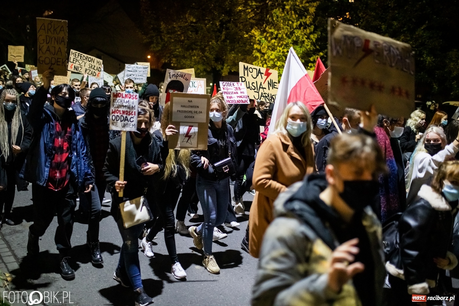 Zdjęcie w galerii na portalu naszraciborz.pl: Racibórz w onet.pl. Protest w małym mieście. Też chcemy pokazać, że się nie zgadzamy  wiadomości z regionu