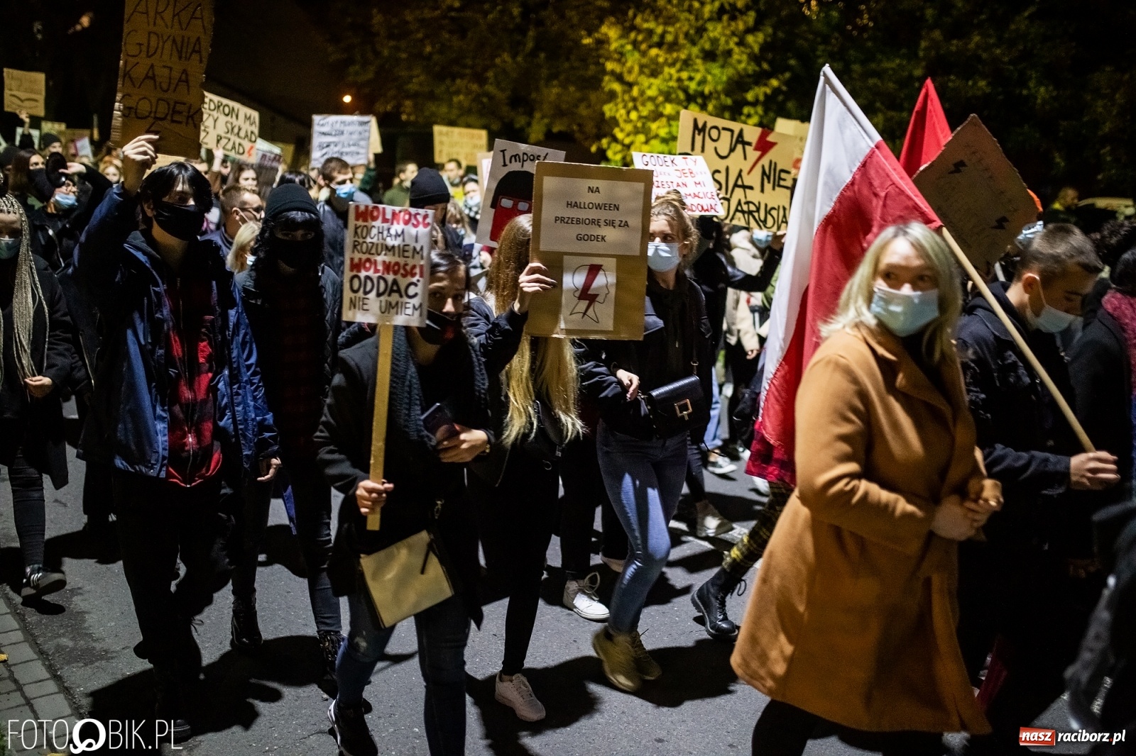 Zdjęcie w galerii na portalu naszraciborz.pl: Racibórz w onet.pl. Protest w małym mieście. Też chcemy pokazać, że się nie zgadzamy  wiadomości z regionu