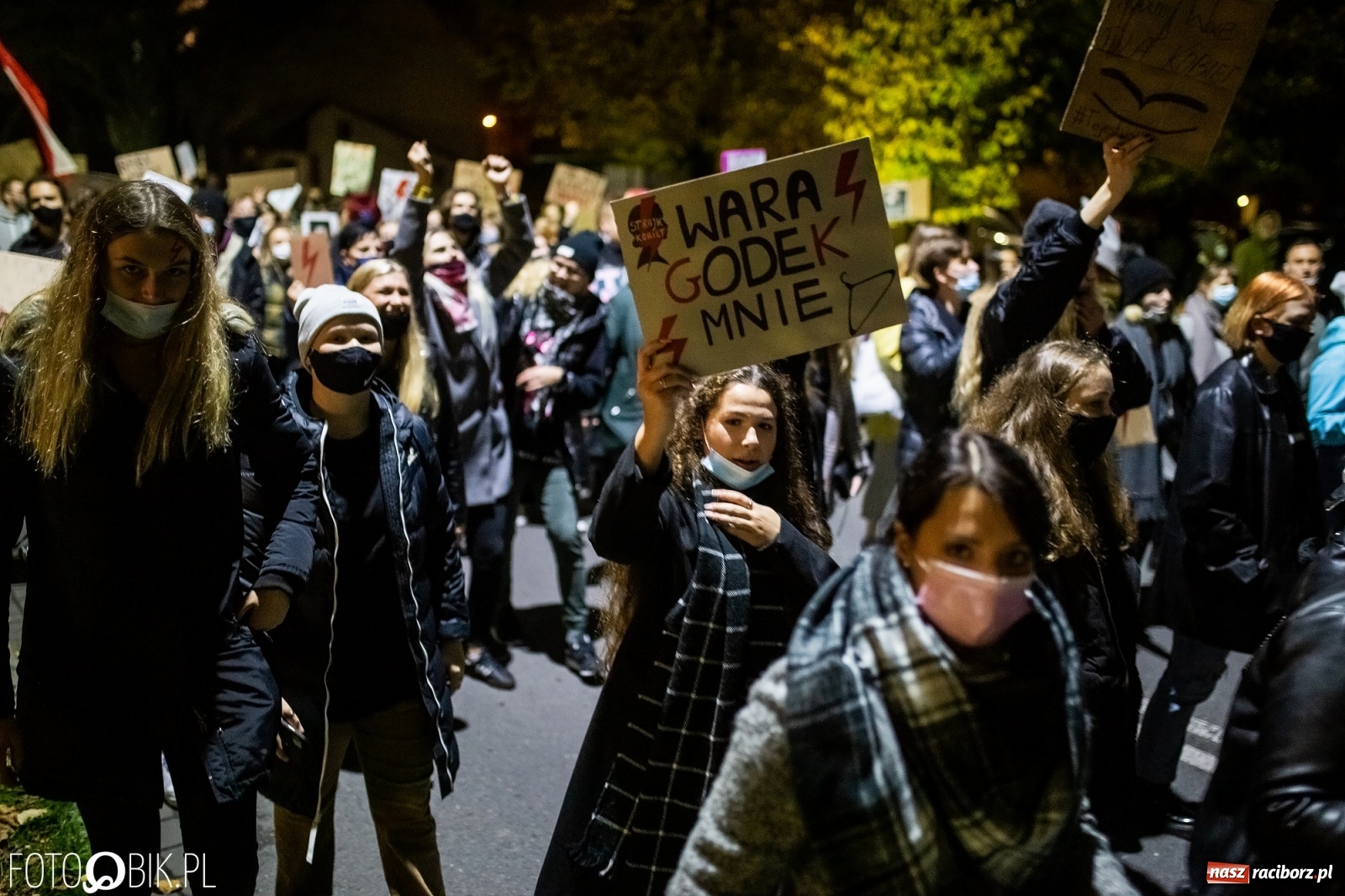 Zdjęcie w galerii na portalu naszraciborz.pl: Racibórz w onet.pl. Protest w małym mieście. Też chcemy pokazać, że się nie zgadzamy  wiadomości z regionu