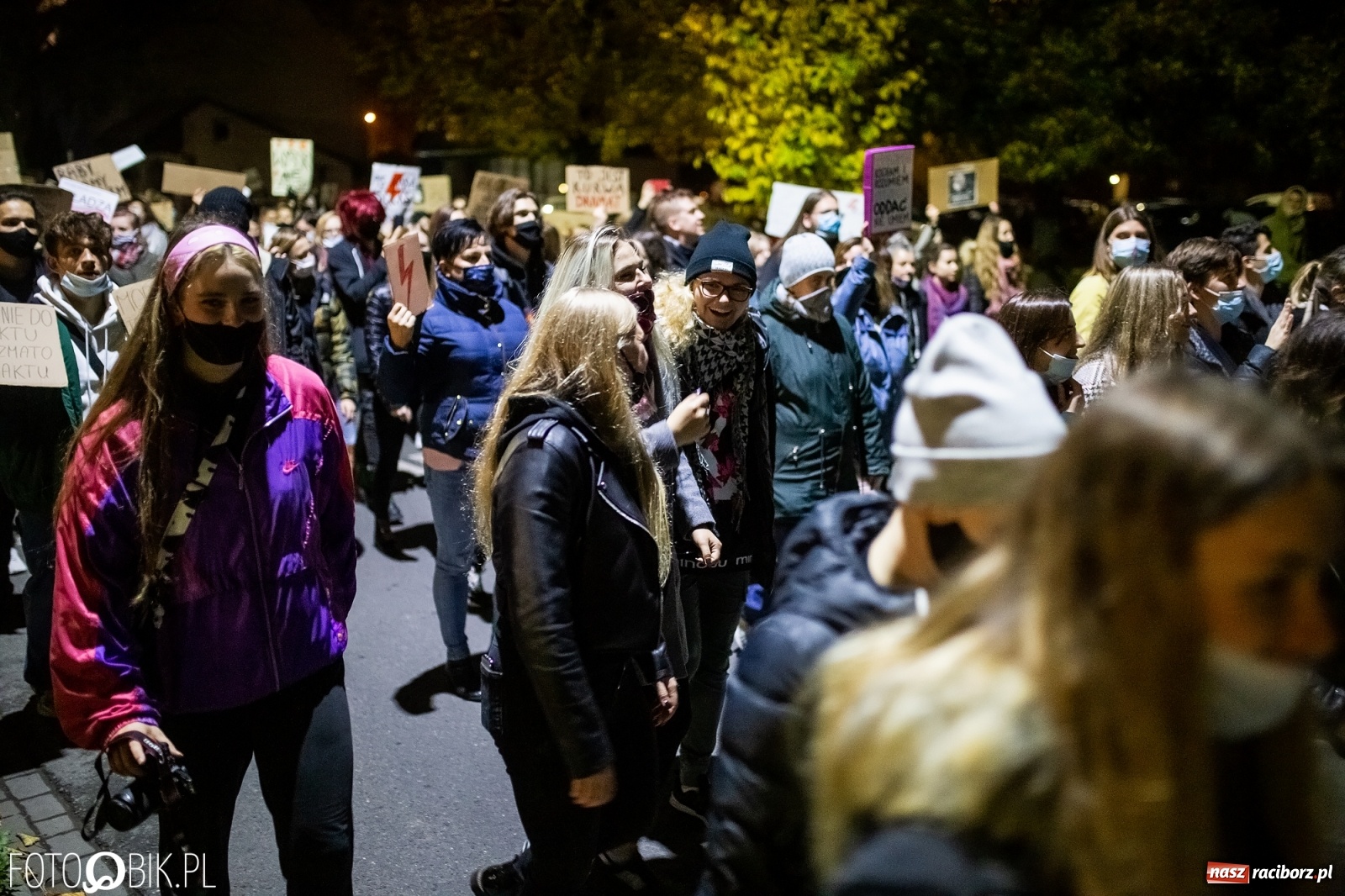 Zdjęcie w galerii na portalu naszraciborz.pl: Racibórz w onet.pl. Protest w małym mieście. Też chcemy pokazać, że się nie zgadzamy  wiadomości z regionu