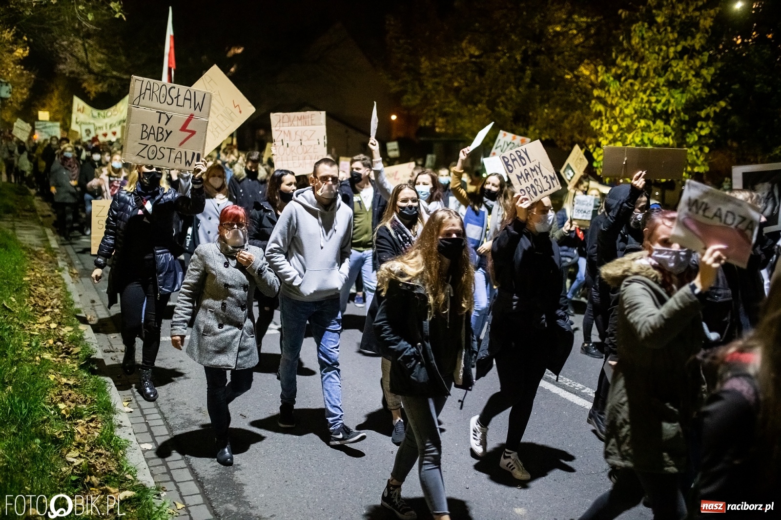Zdjęcie w galerii na portalu naszraciborz.pl: Racibórz w onet.pl. Protest w małym mieście. Też chcemy pokazać, że się nie zgadzamy  wiadomości z regionu
