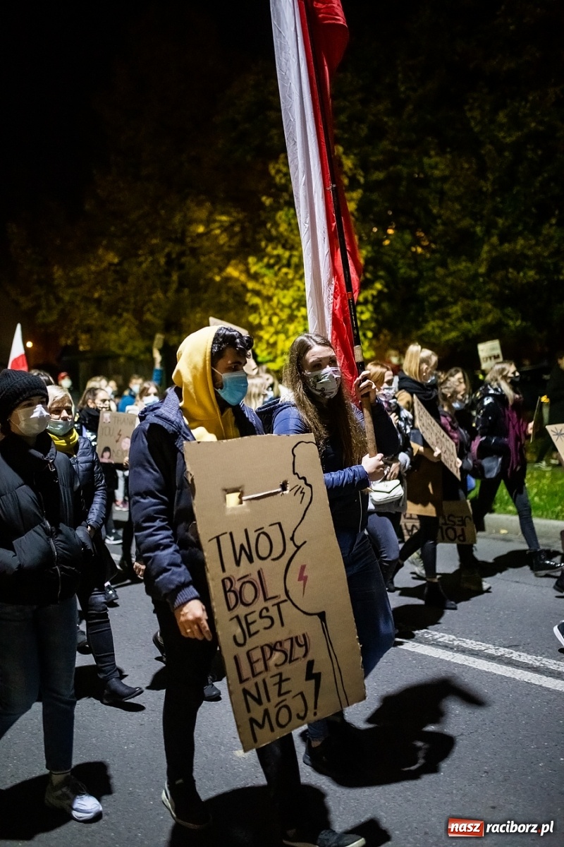 Zdjęcie w galerii na portalu naszraciborz.pl: Racibórz w onet.pl. Protest w małym mieście. Też chcemy pokazać, że się nie zgadzamy  wiadomości z regionu