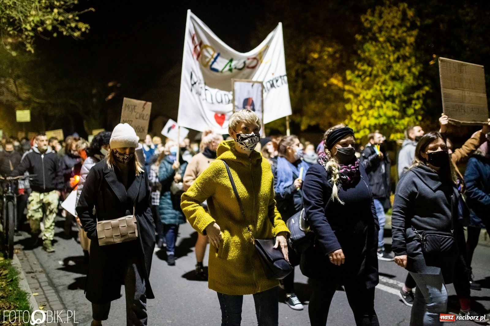 Zdjęcie w galerii na portalu naszraciborz.pl: Racibórz w onet.pl. Protest w małym mieście. Też chcemy pokazać, że się nie zgadzamy  wiadomości z regionu